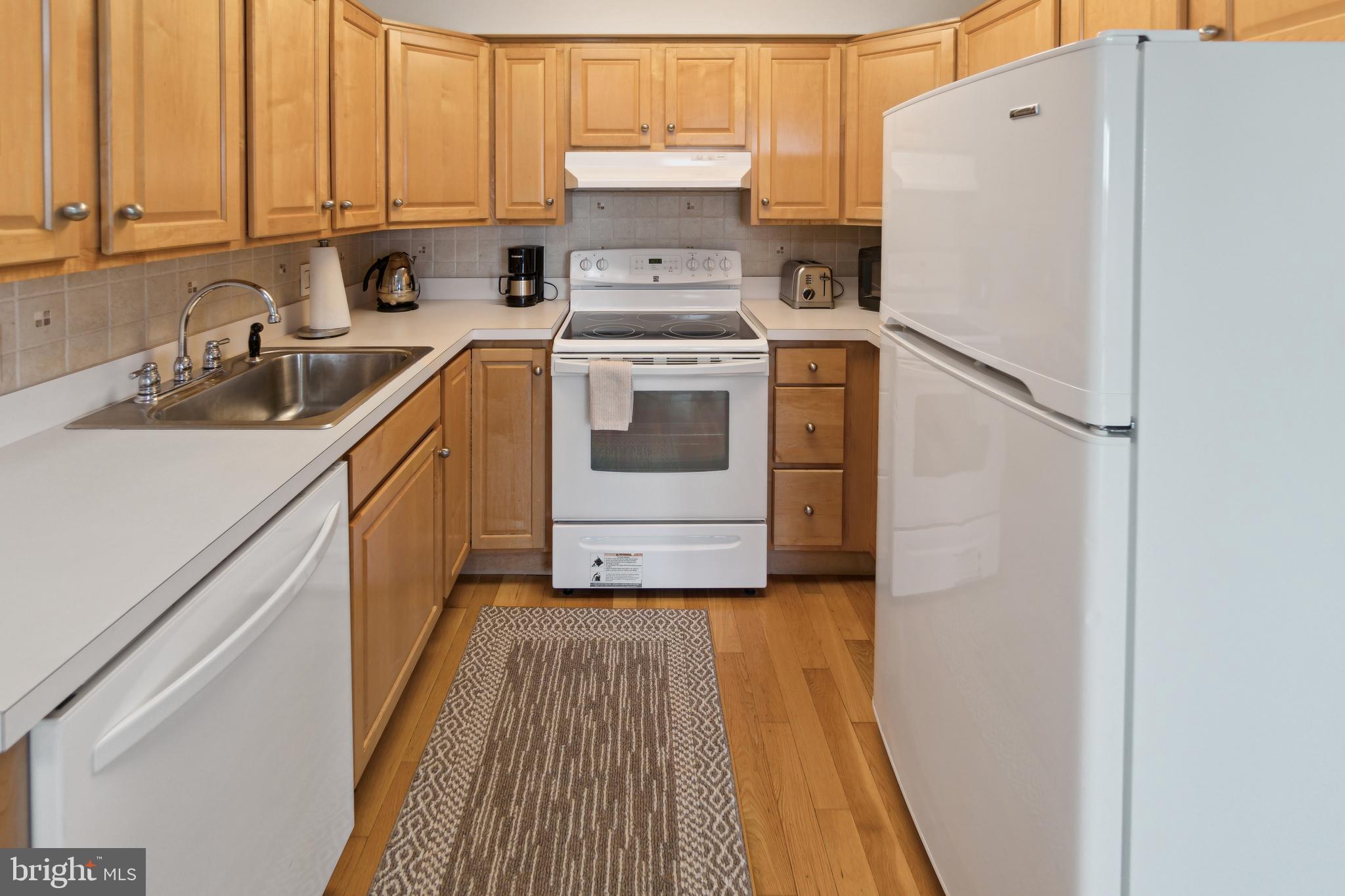 CHELSEA TOWERS - Residential Lease