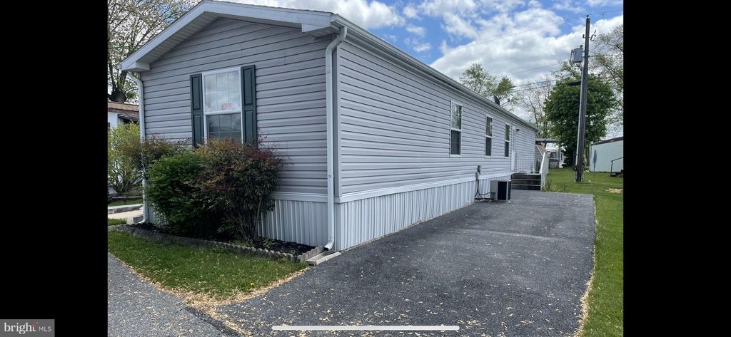 Photo of 55 SUMMER ST, LANDISVILLE, PA 17538 (MLS # PALA2034444)