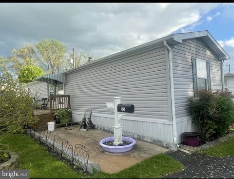 Photo of 55 SUMMER ST, LANDISVILLE, PA 17538 (MLS # PALA2034444)