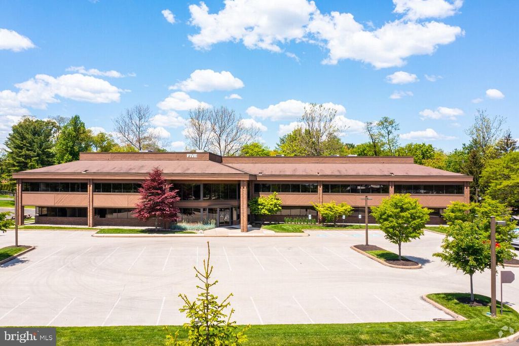 Photo of 300 E Welsh Road #5, HORSHAM, PA 19044 (MLS # PAMC2149256)