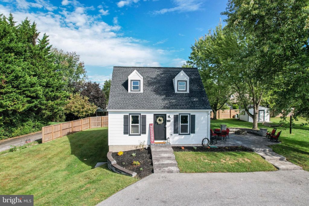 Photo of 1318 Naugahyde Road, WESTMINSTER, MD 21157 (MLS # MDCR2031114)