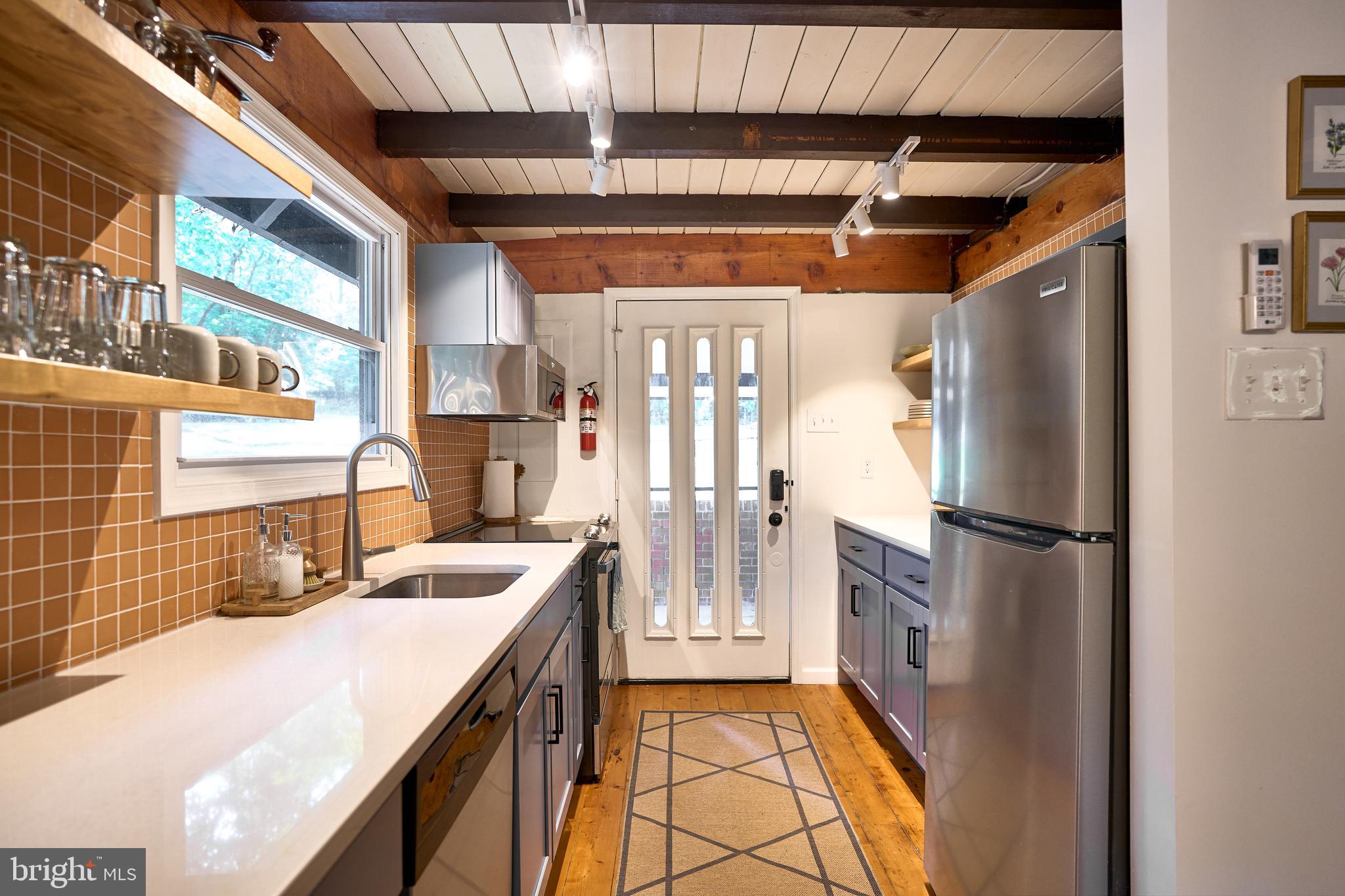 KEYES FERRY ACRES - Residential