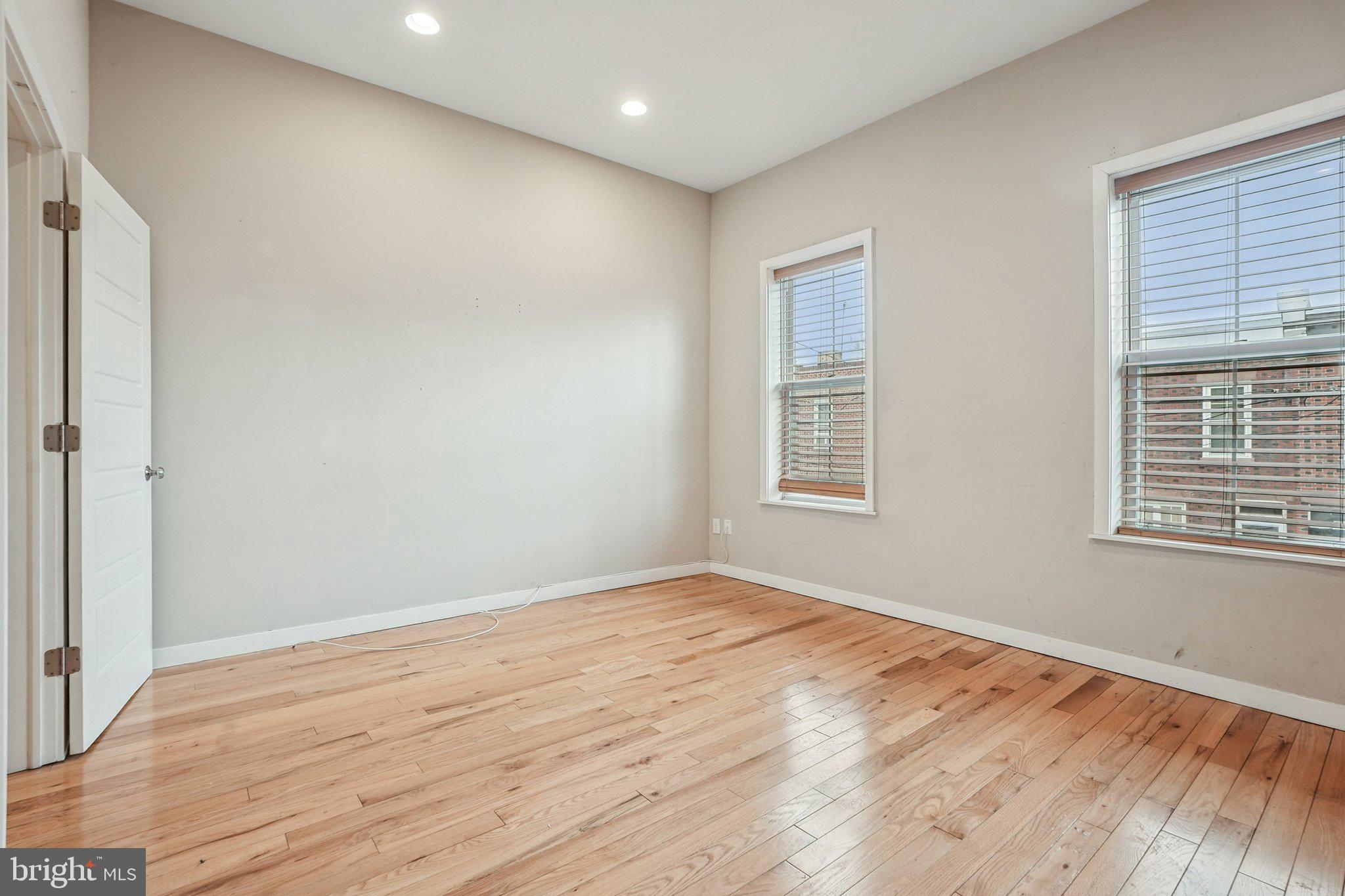 POINT BREEZE - Residential