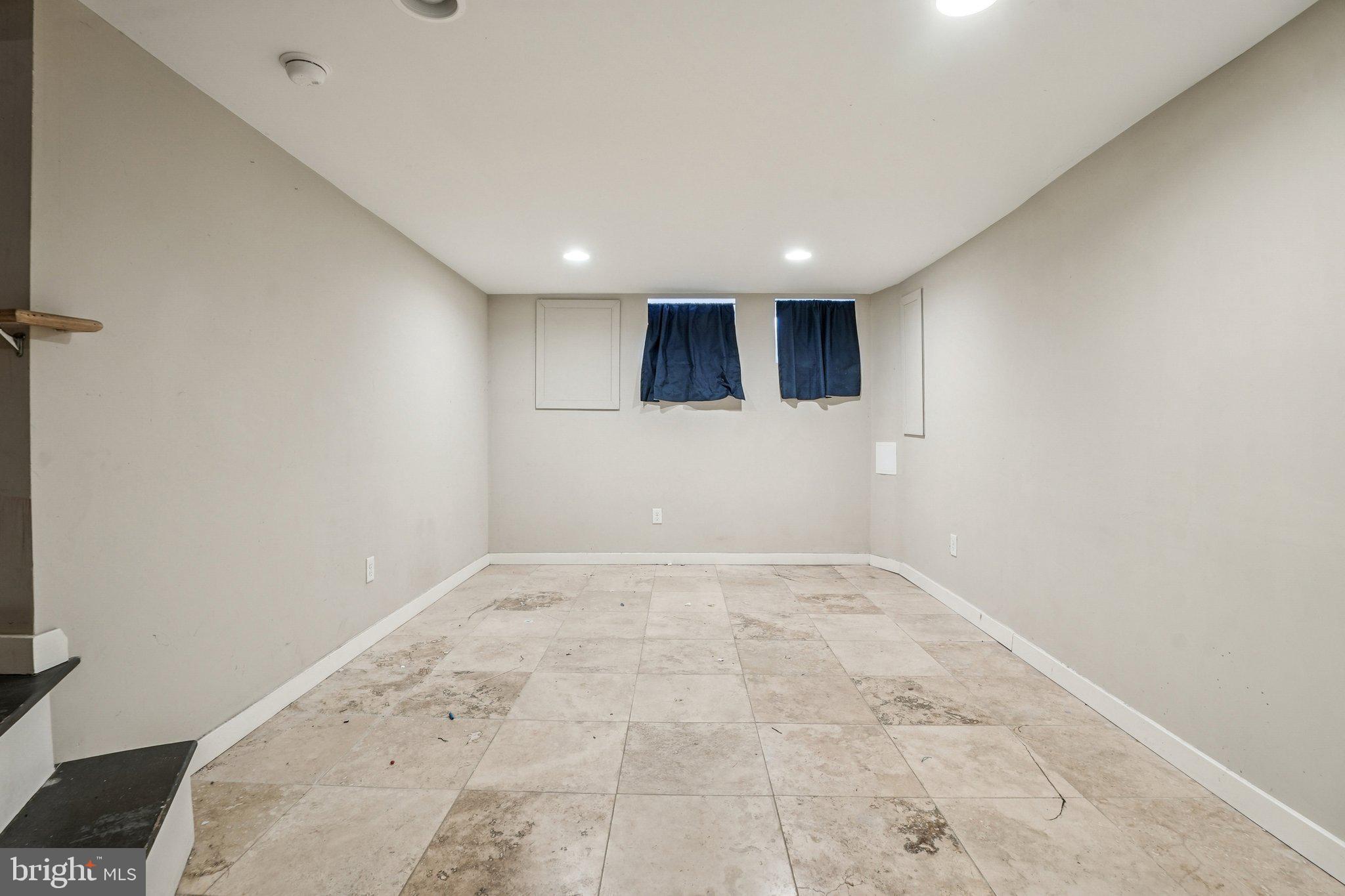 POINT BREEZE - Residential