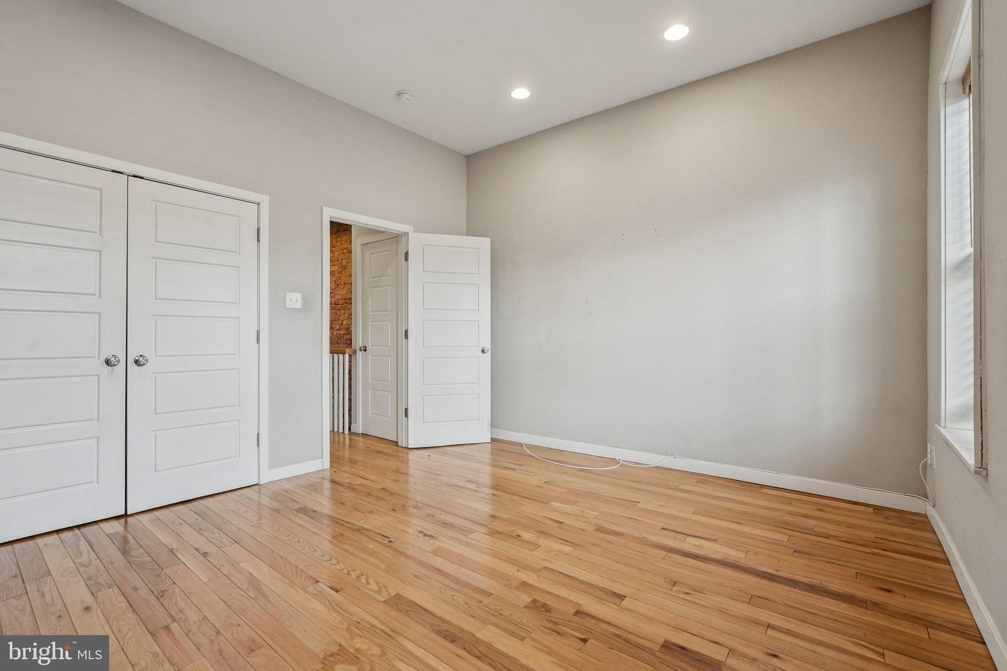 POINT BREEZE - Residential