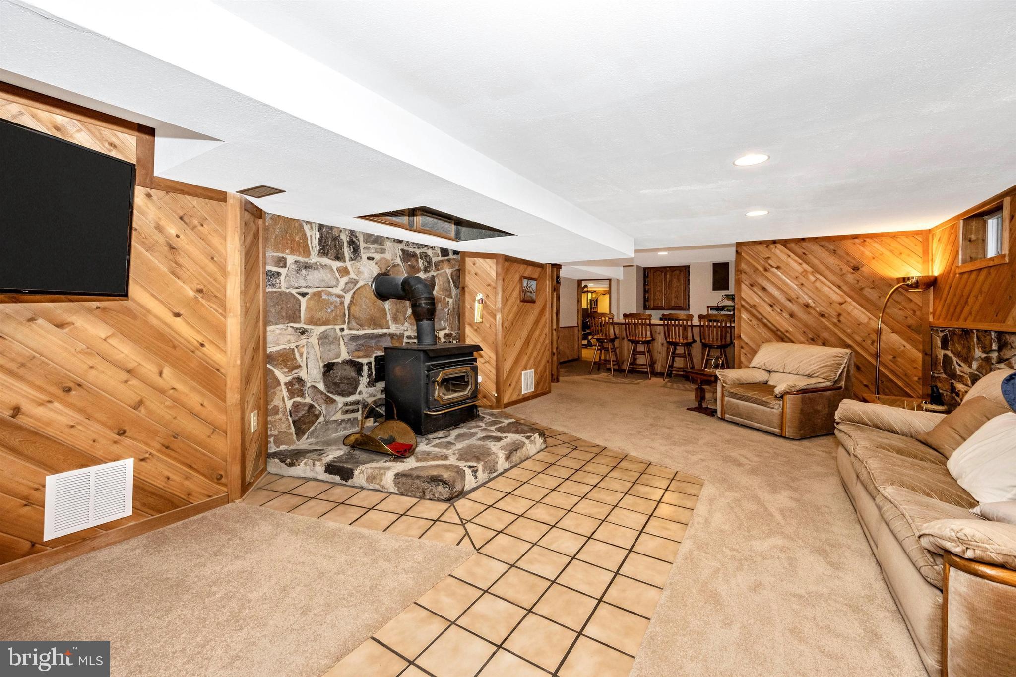 LEWISTOWN - Residential