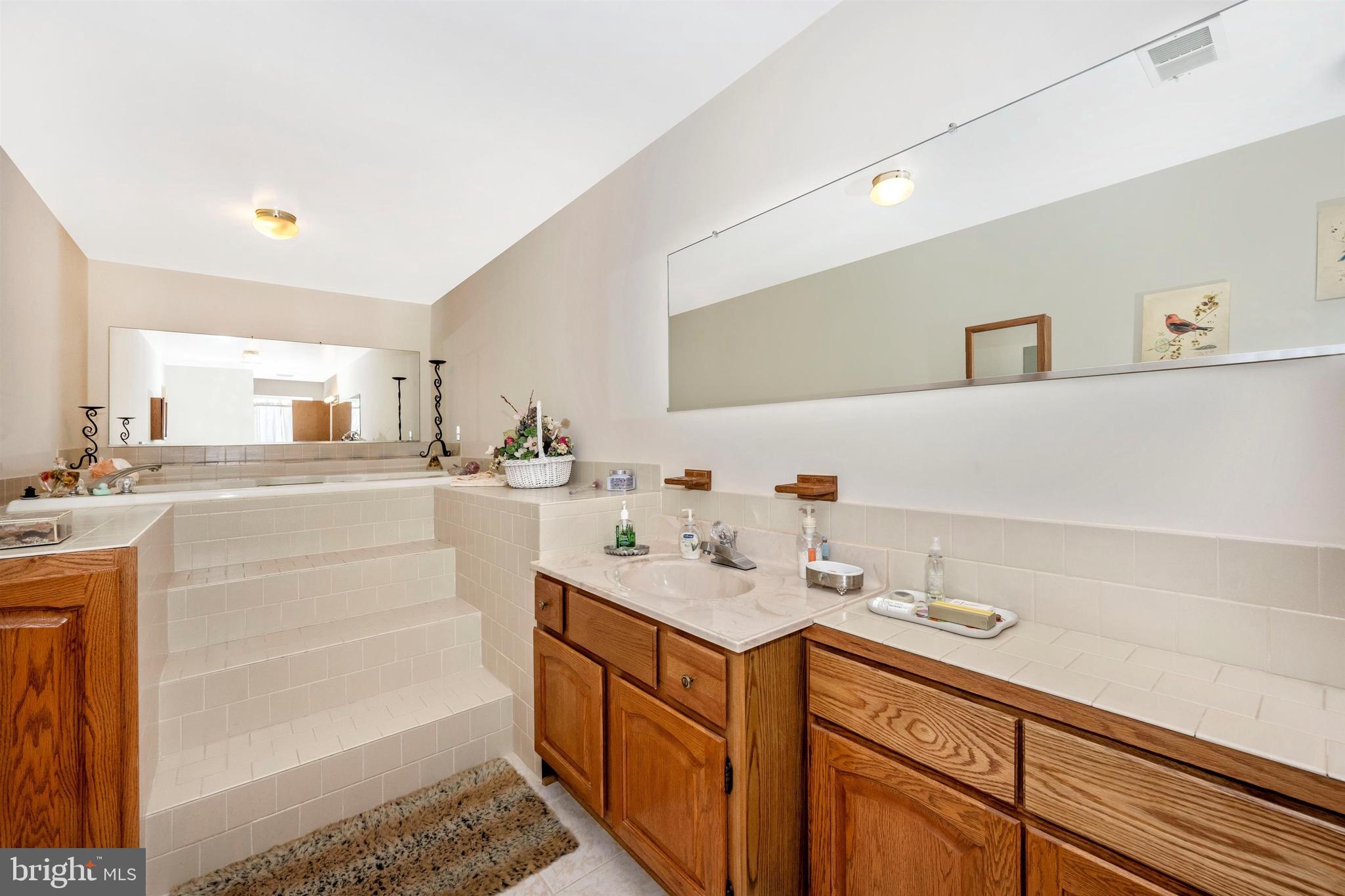 LEWISTOWN - Residential