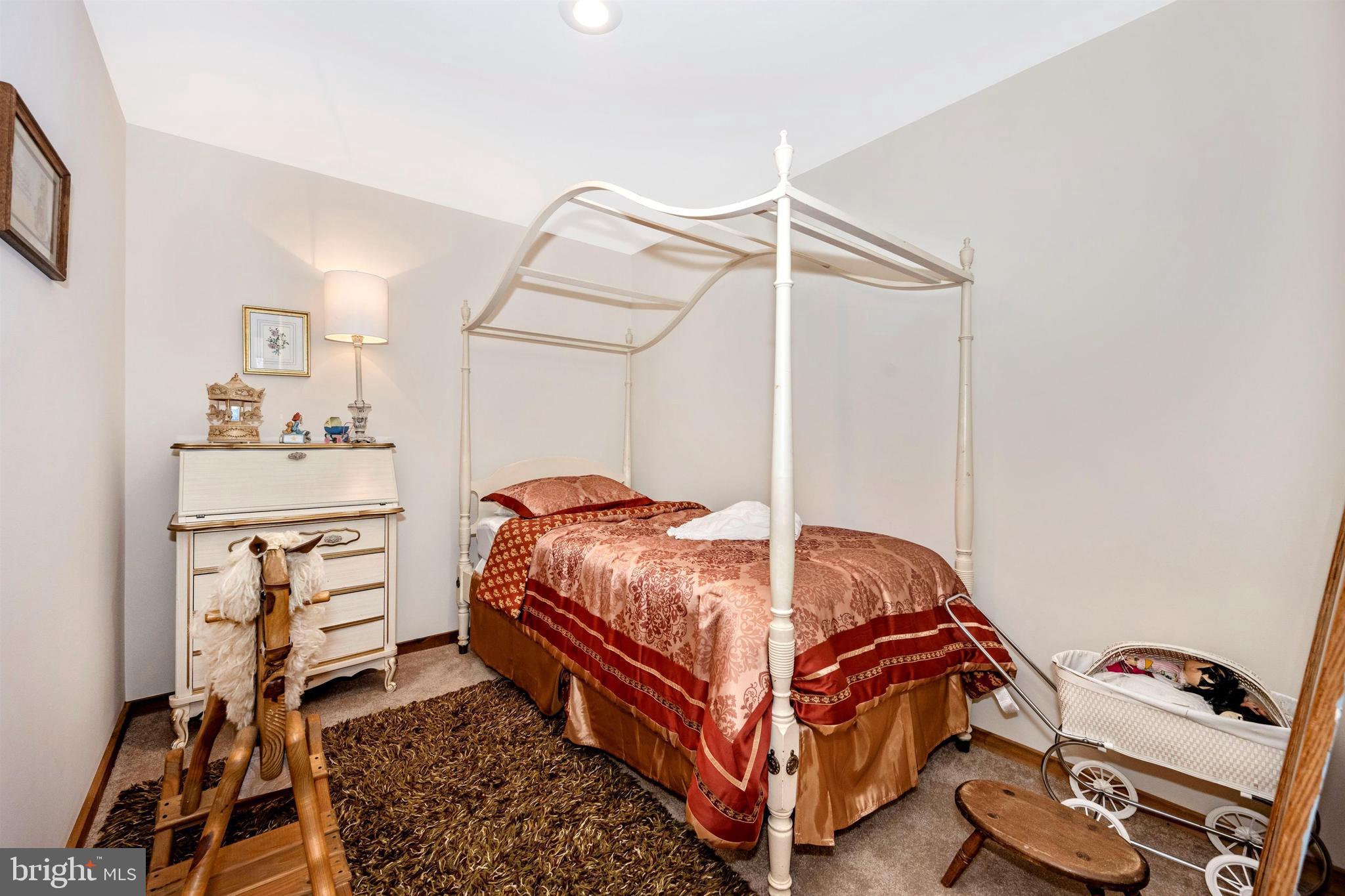 LEWISTOWN - Residential