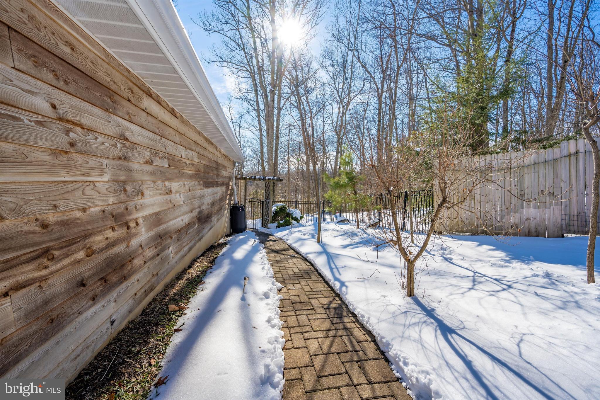 LEWISTOWN - Residential