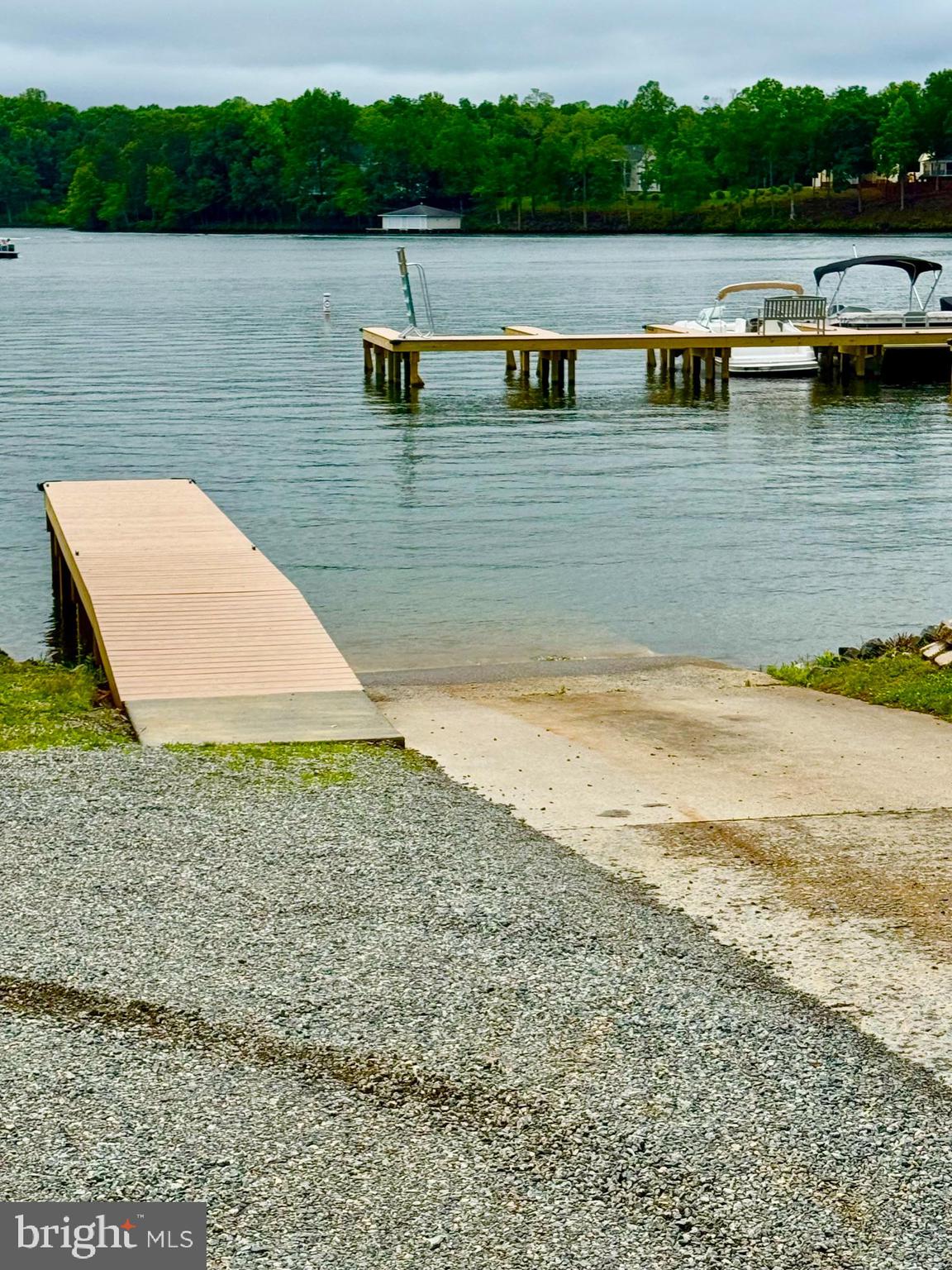 EDGEWOOD BAY - Residential