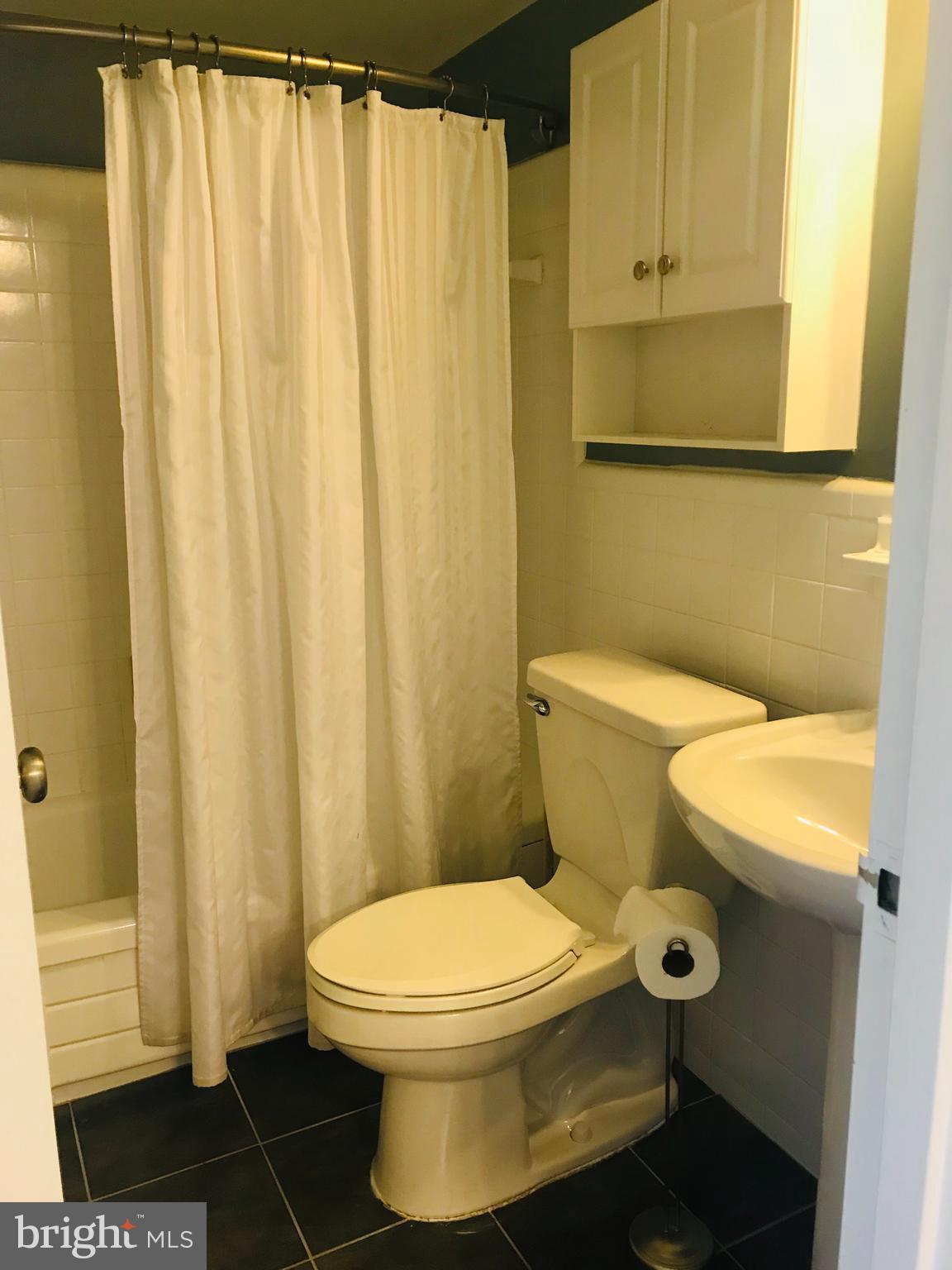 CARLYN PLACE - Residential Lease