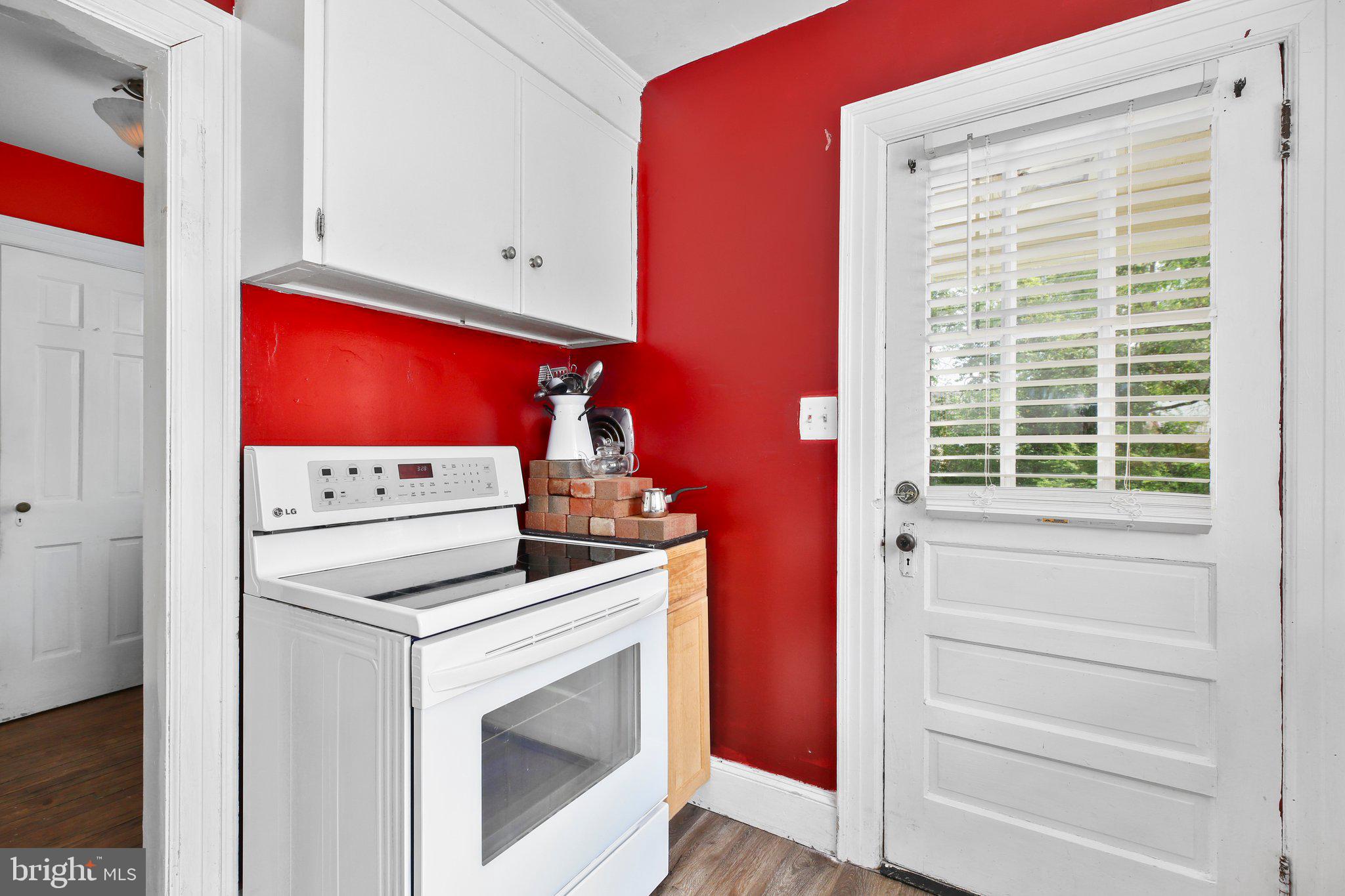 COLLEGE HEIGHTS - Residential