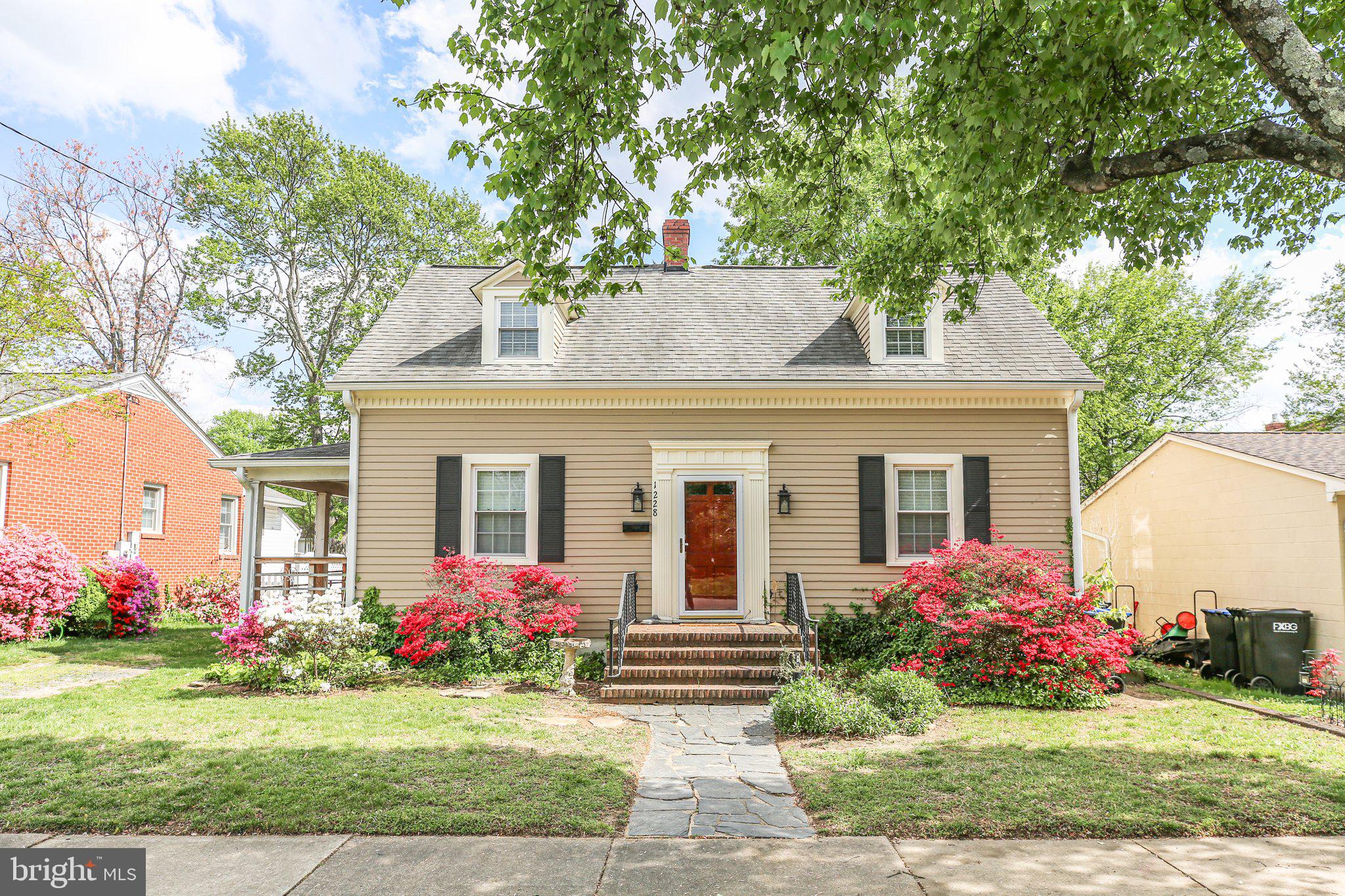 COLLEGE HEIGHTS - Residential