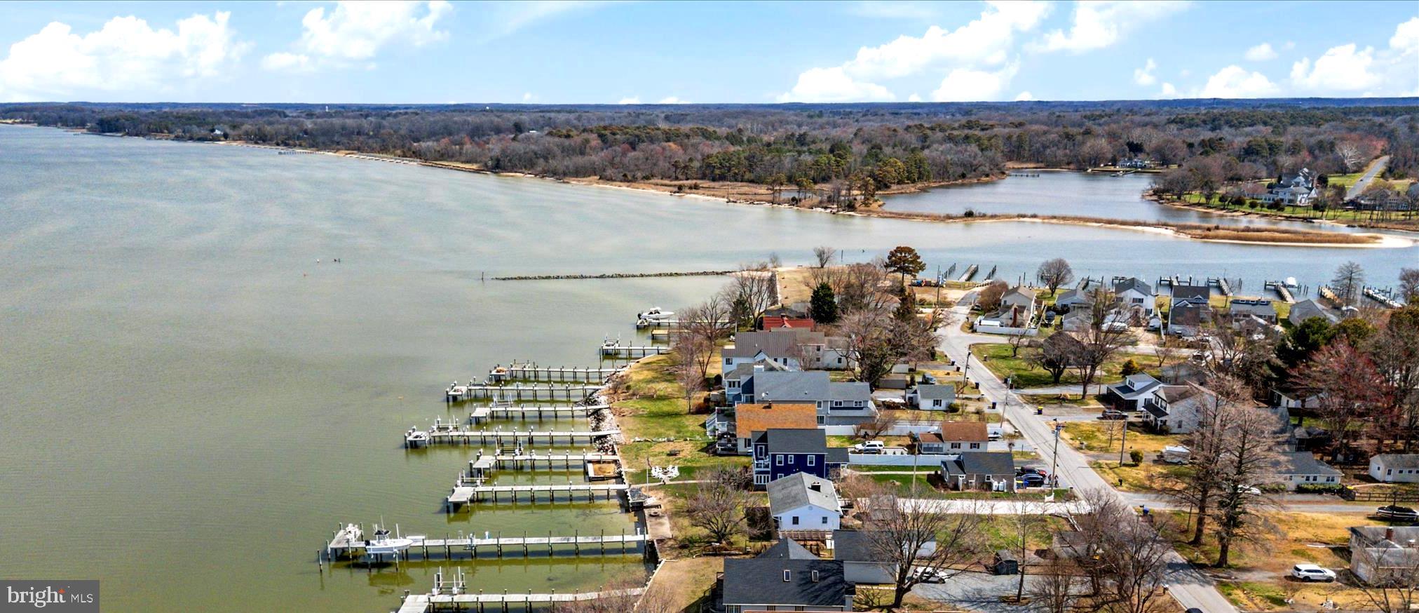 CHESTER RIVER BEACH - Residential