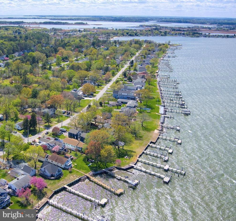 CHESTER RIVER BEACH - Residential