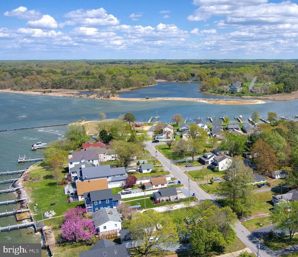 CHESTER RIVER BEACH - Residential