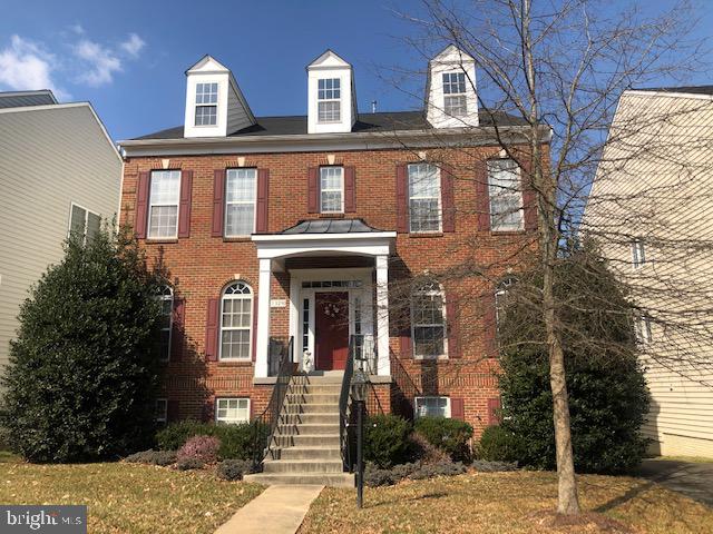 FAIRLAKES CROSSING - Residential Lease