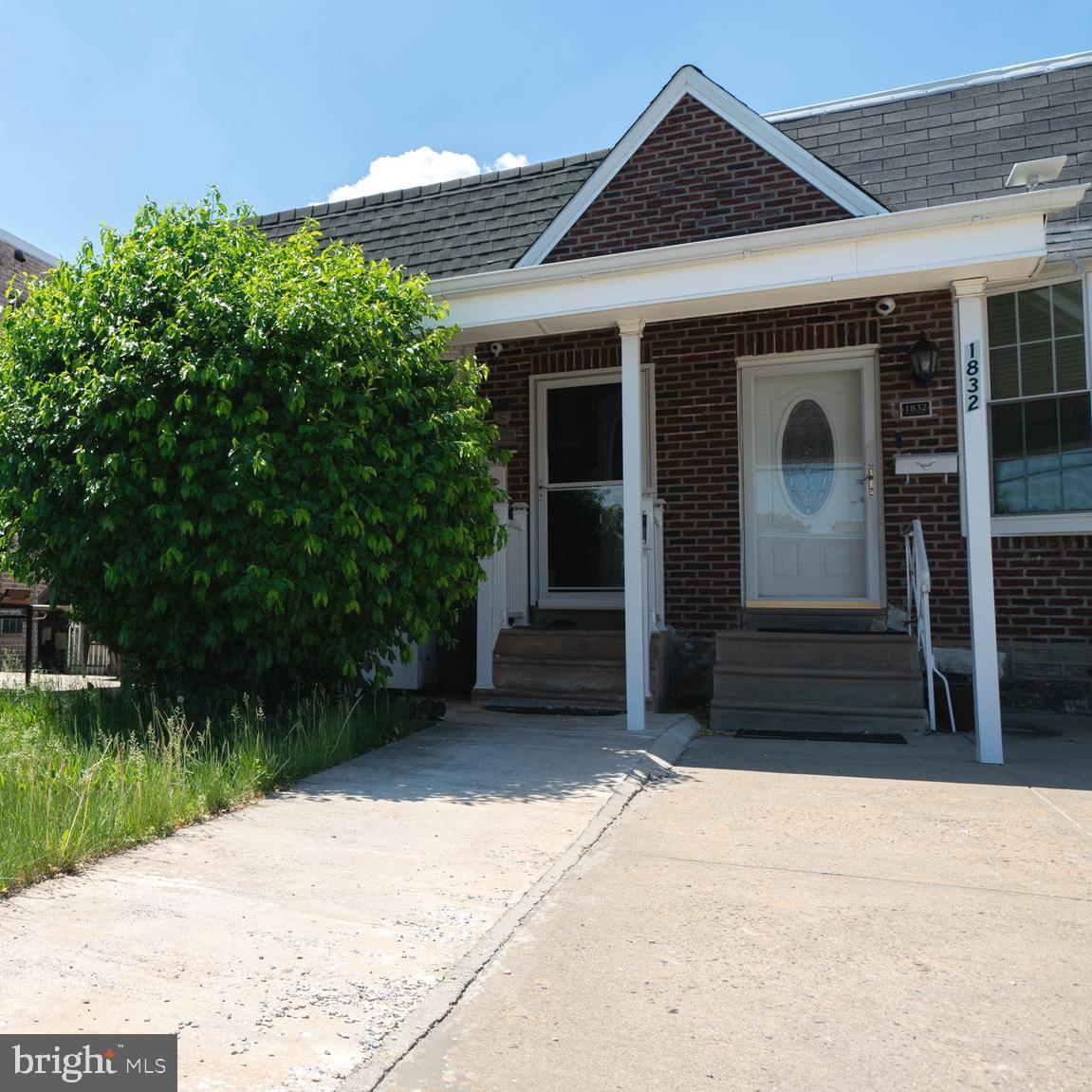 Welcome to this beautifully renovated twin home offering 3 spacious bedrooms and 3 full bathrooms, including a finished basement with private in-law suite. The main leve features an open concept layout with 12 foot cealing across the living room, dining area, and modern kitchen. All 3 bedrooms and 2 full full bathrooms are located on the mail level. The finished basement includes a separate kitchen and full bathroom- perfect for guests or extended family. Located on a quite block with rear garage access, this home has so much to offer!