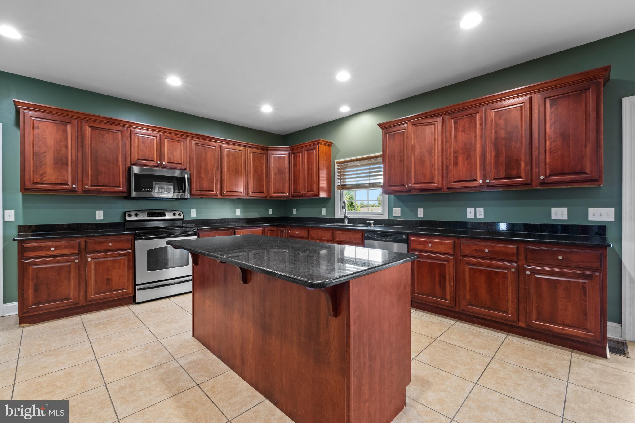PINTAIL POINTE - Residential