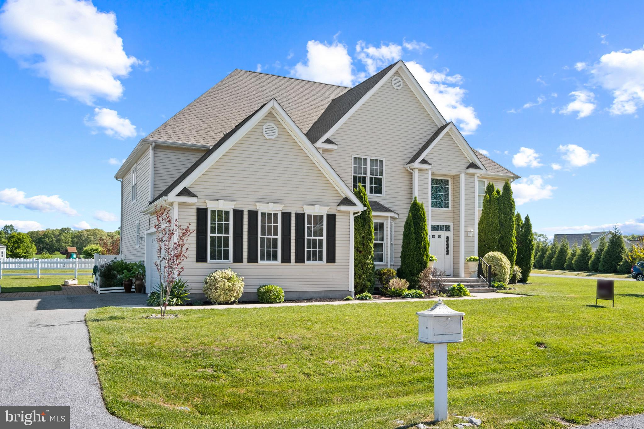 PINTAIL POINTE - Residential