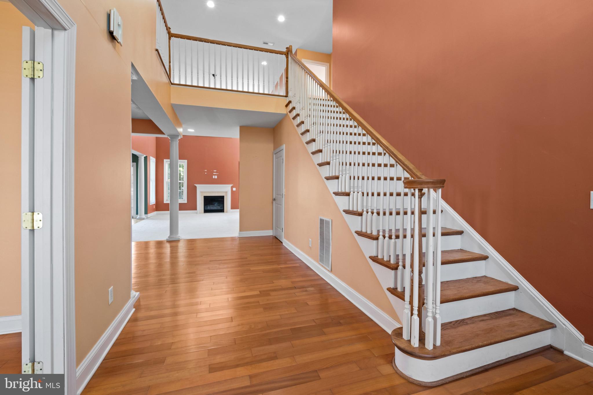 PINTAIL POINTE - Residential