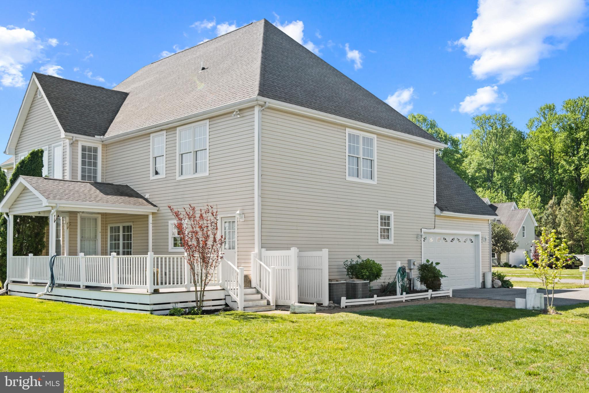 PINTAIL POINTE - Residential