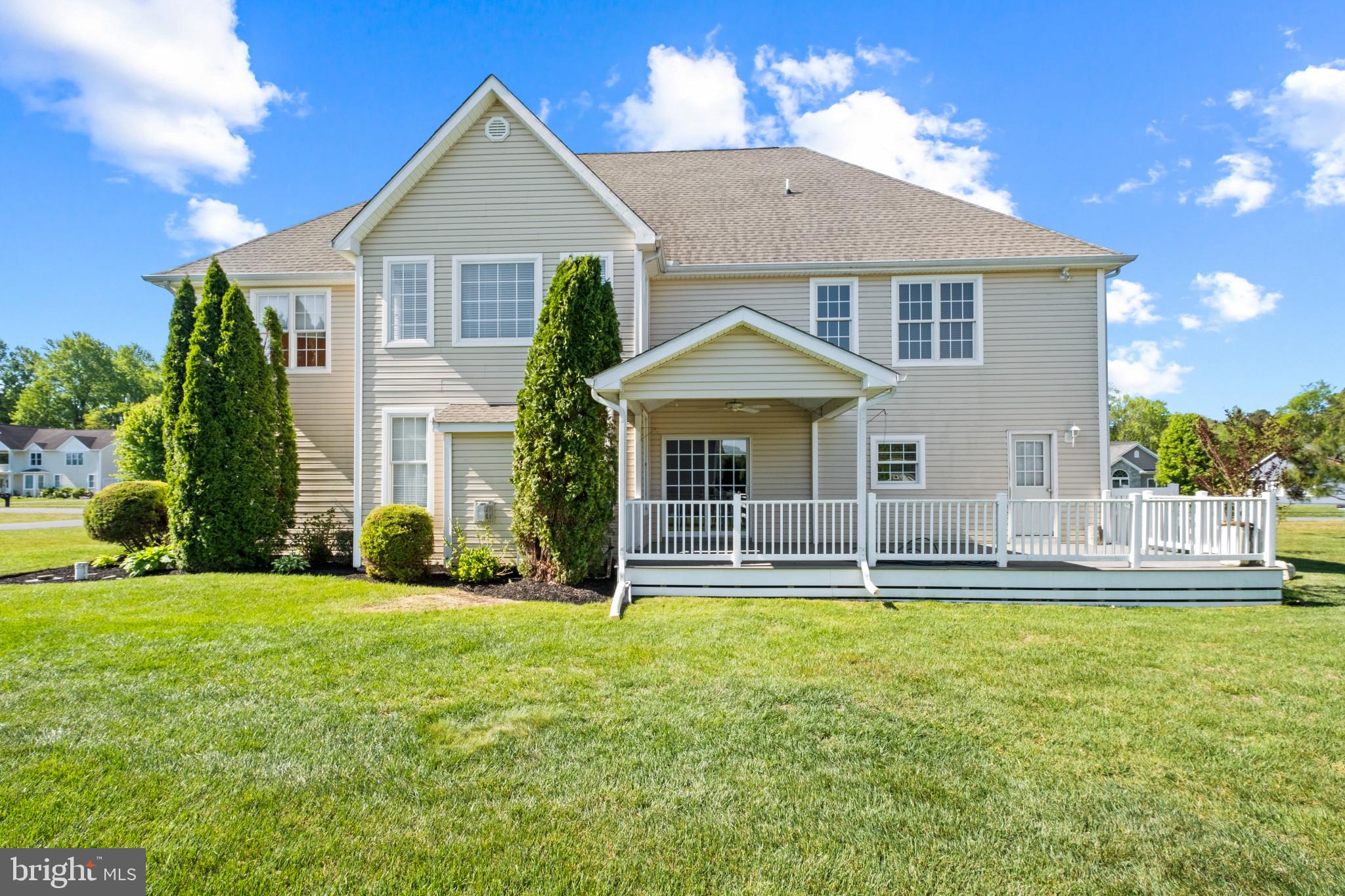 PINTAIL POINTE - Residential