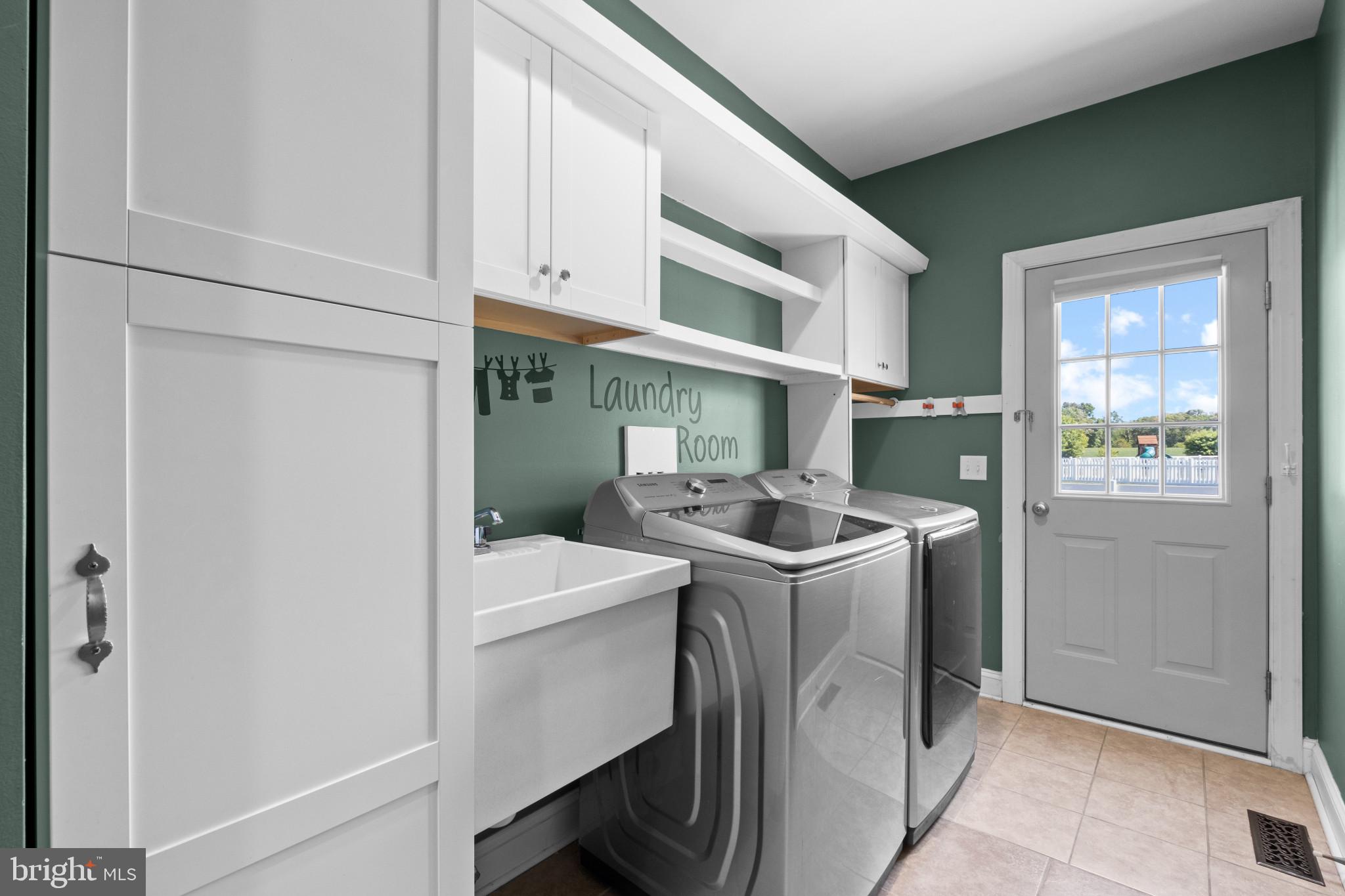 PINTAIL POINTE - Residential