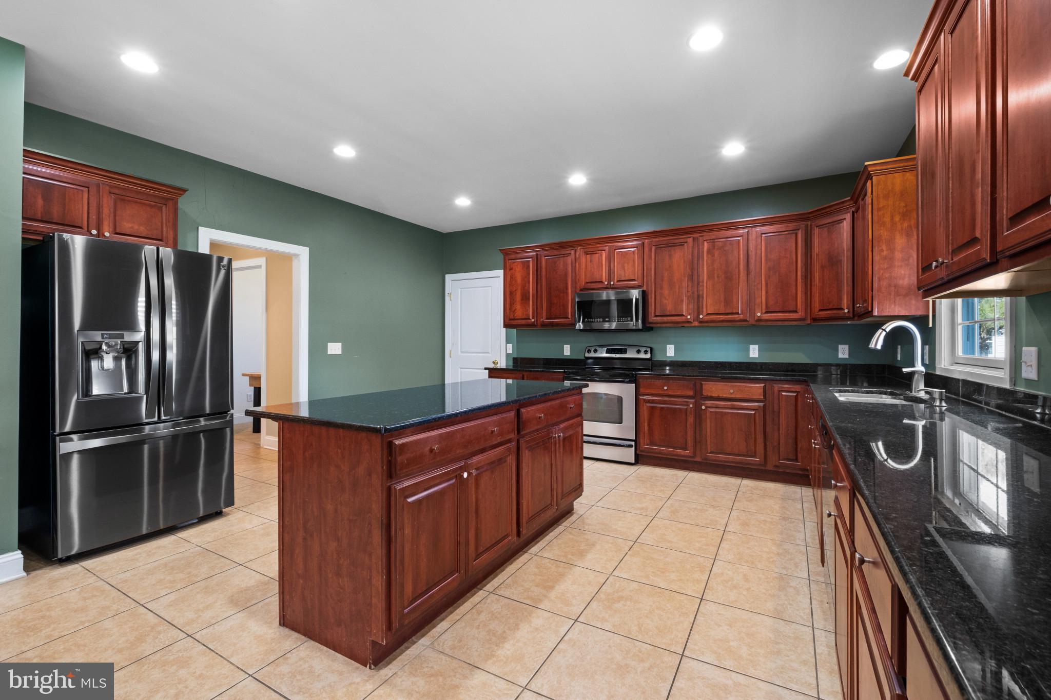 PINTAIL POINTE - Residential