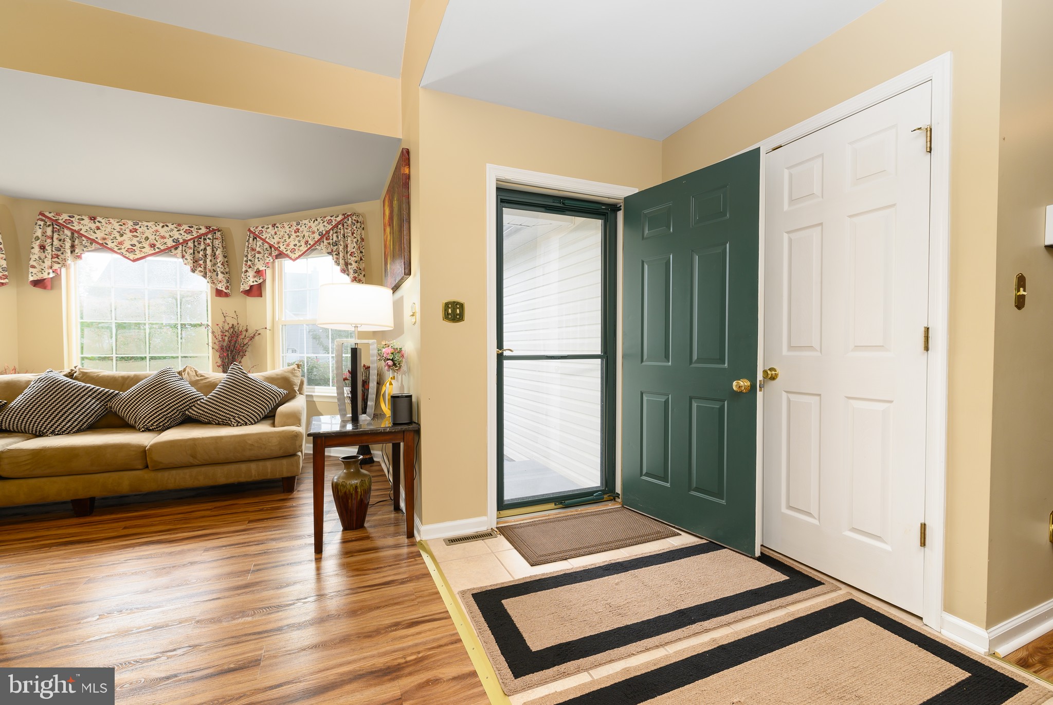 149 W FLAGSTONE DRIVE