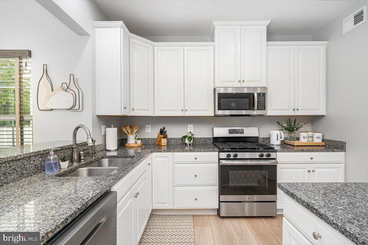 HOLLY RIDGE - Residential