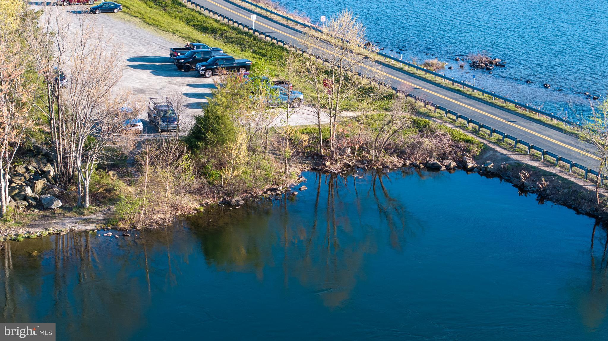 MOOREFIELDS LANDING - Land