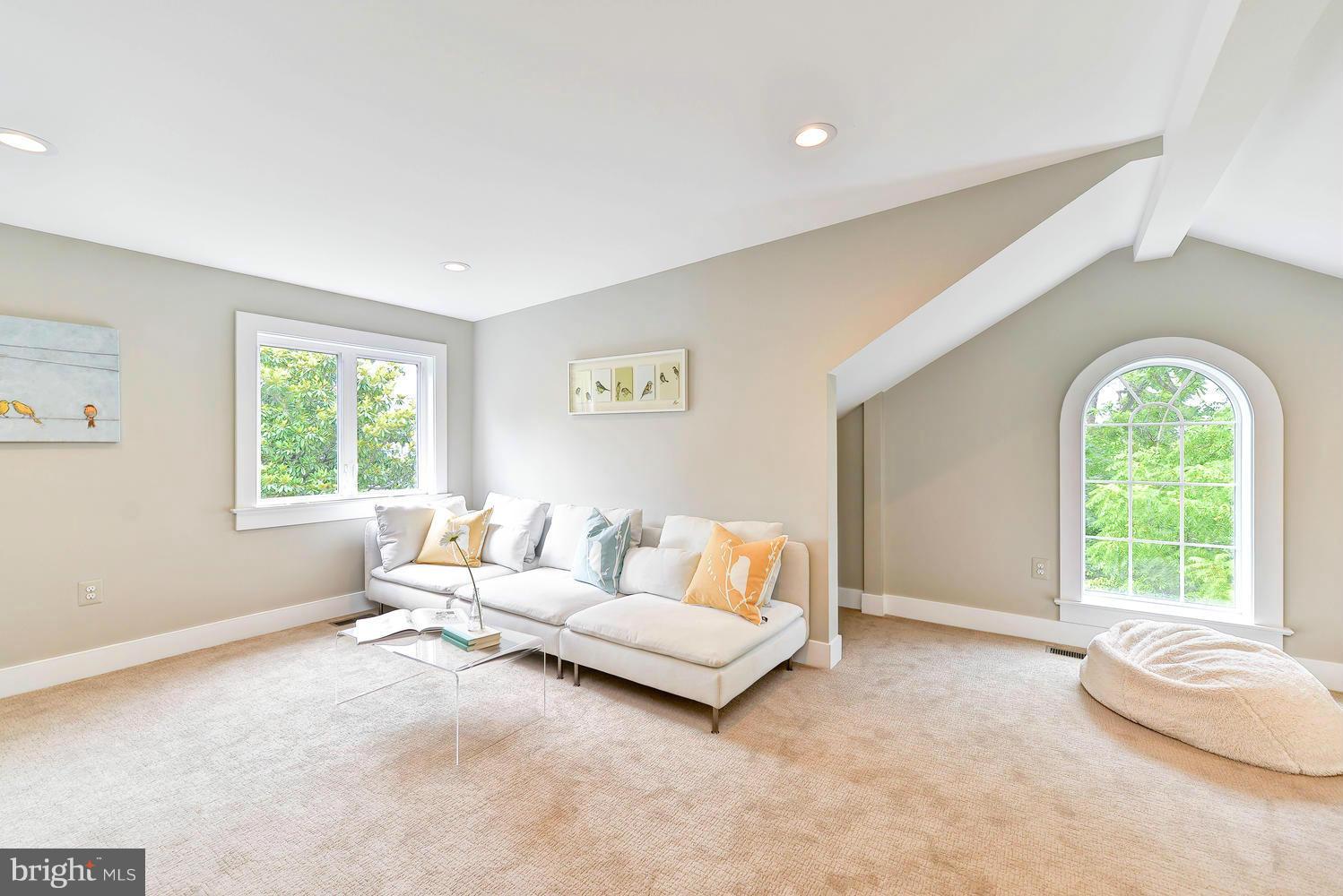 ROSEMONT - Residential