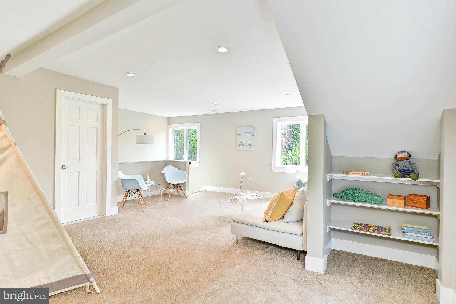 ROSEMONT - Residential