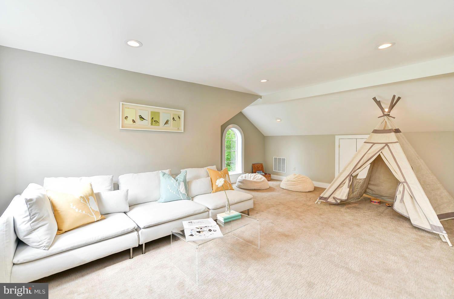 ROSEMONT - Residential