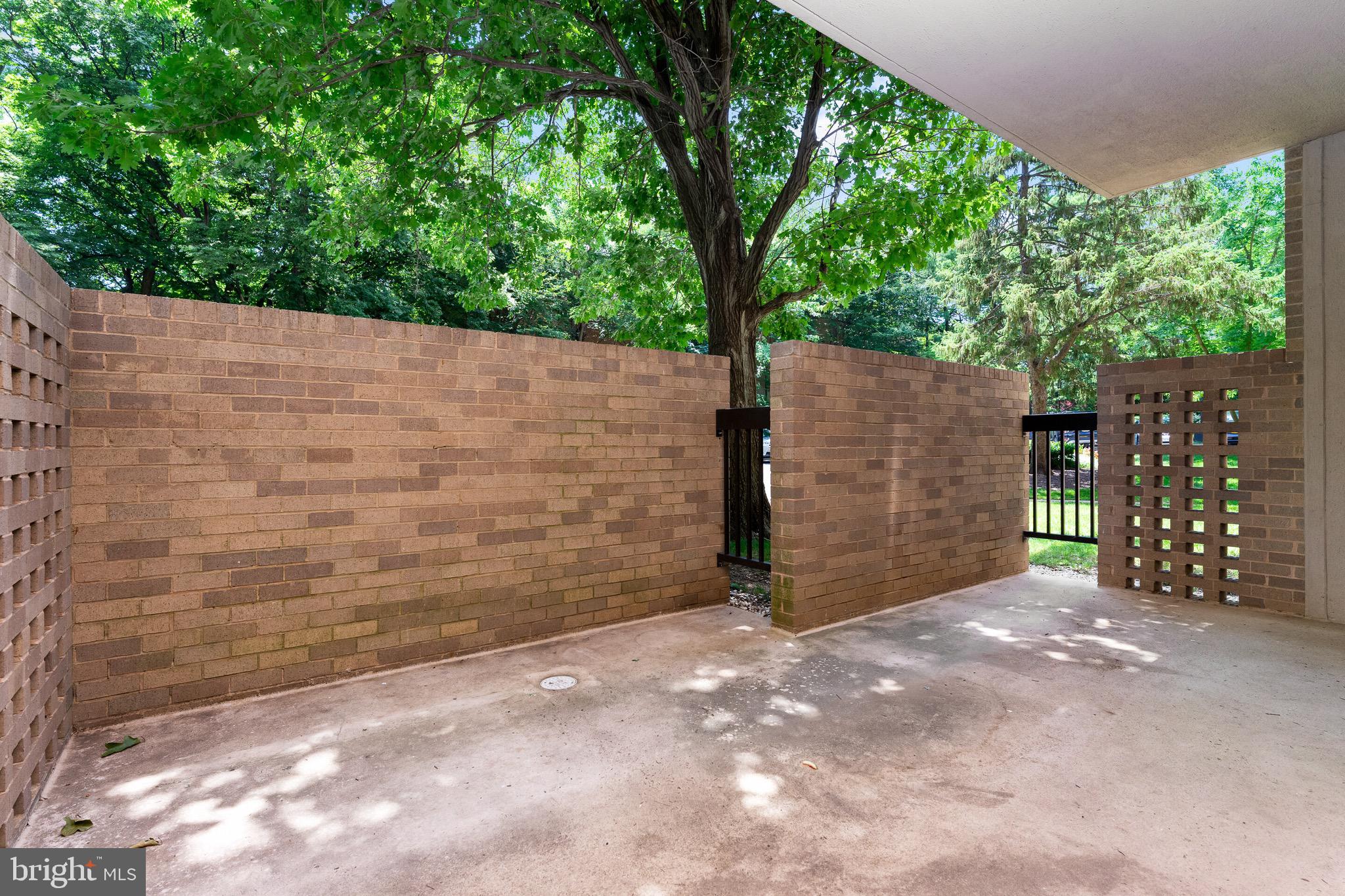 SKYLINE HOUSE - Residential Lease