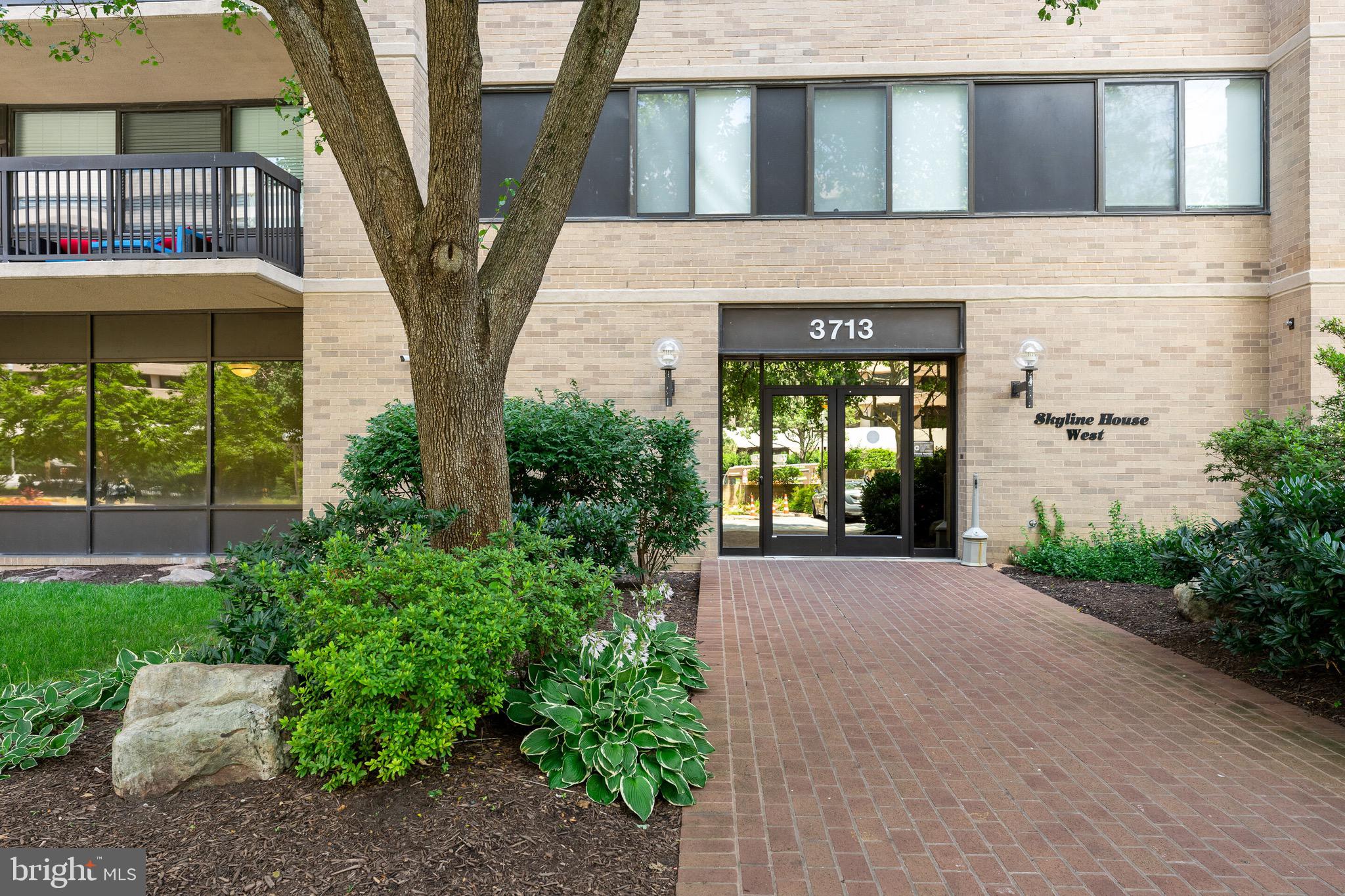 SKYLINE HOUSE - Residential Lease