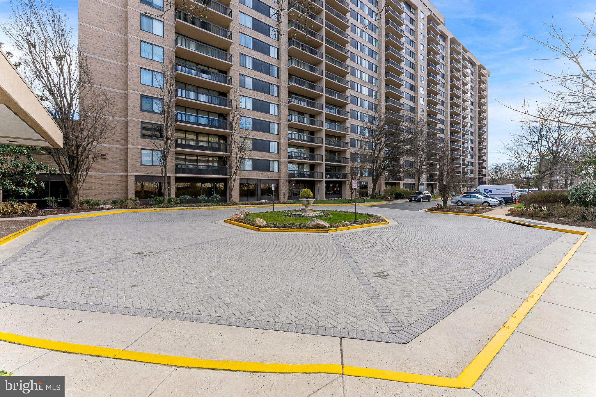 SKYLINE HOUSE - Residential Lease