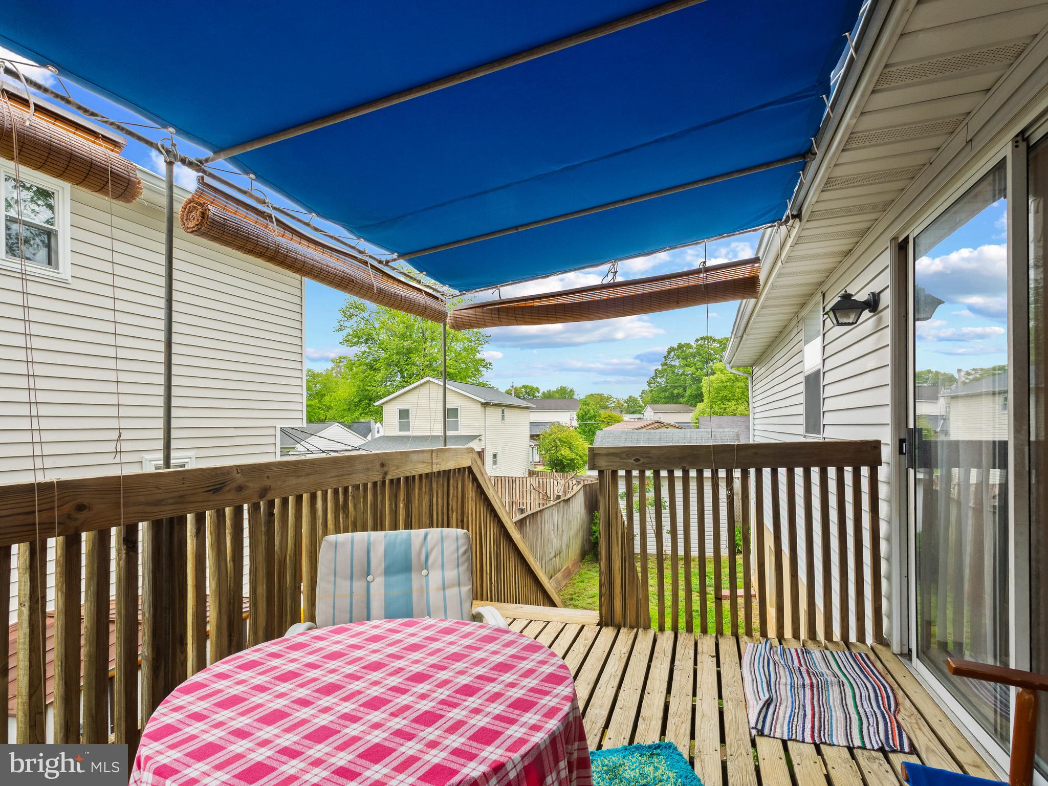 WOODLAND BEACH - Residential