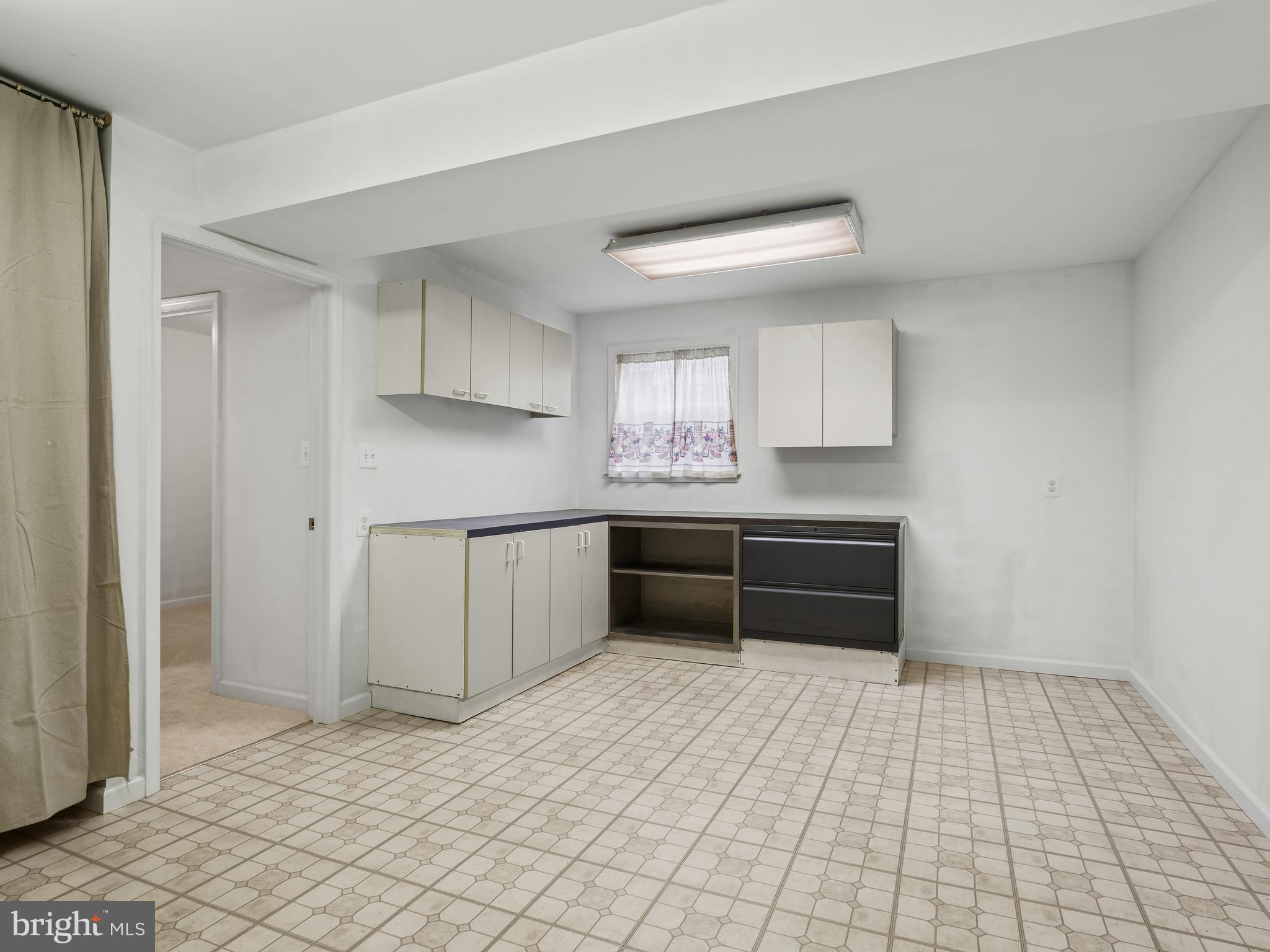 WOODLAND BEACH - Residential