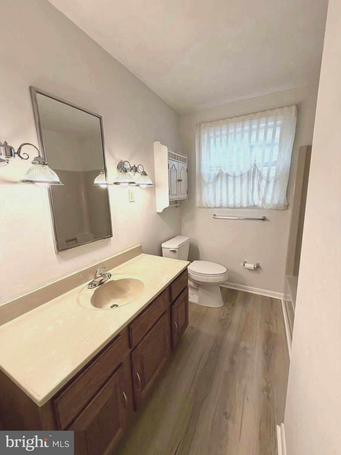 WOODLAND BEACH - Residential