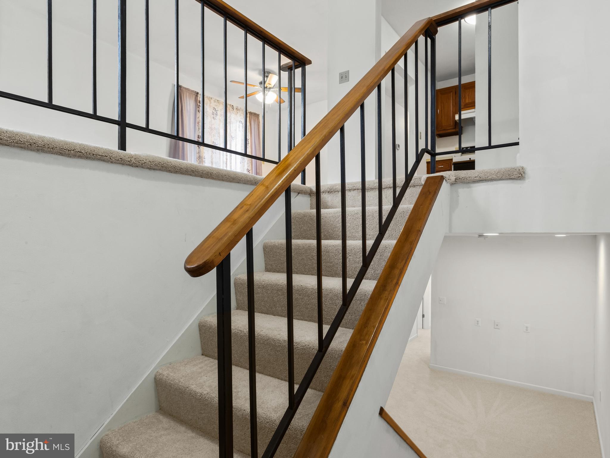 WOODLAND BEACH - Residential