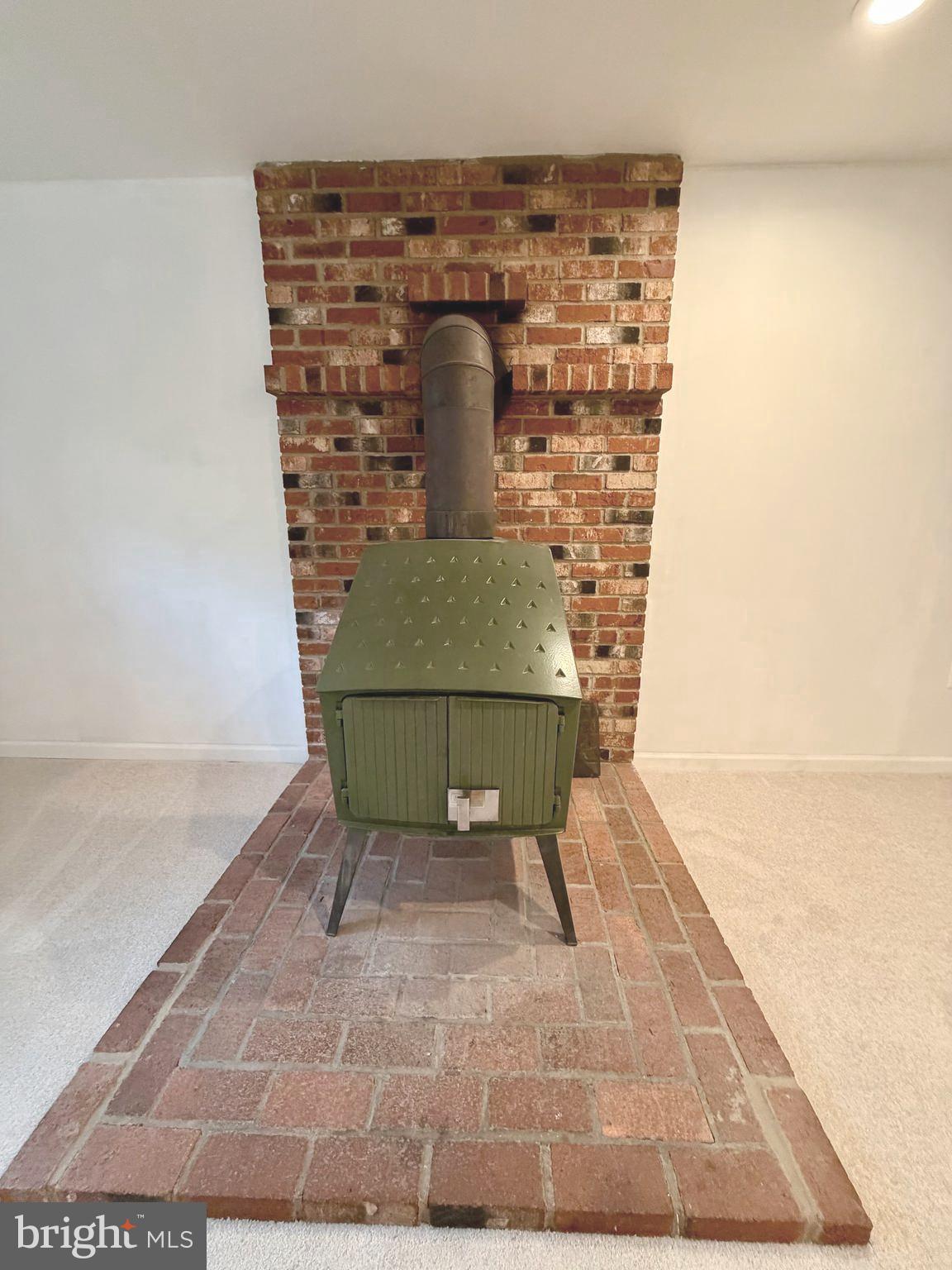 WOODLAND BEACH - Residential