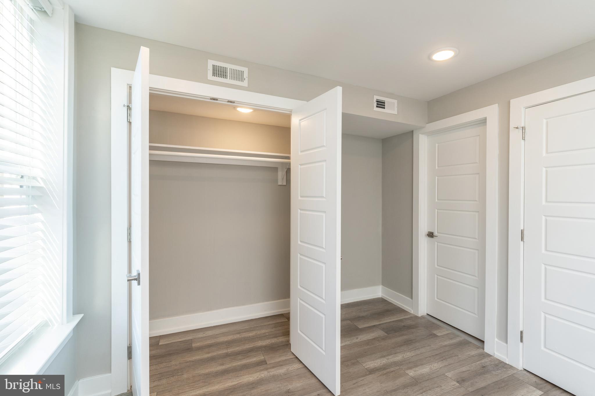 OLDE KENSINGTON - Residential Lease
