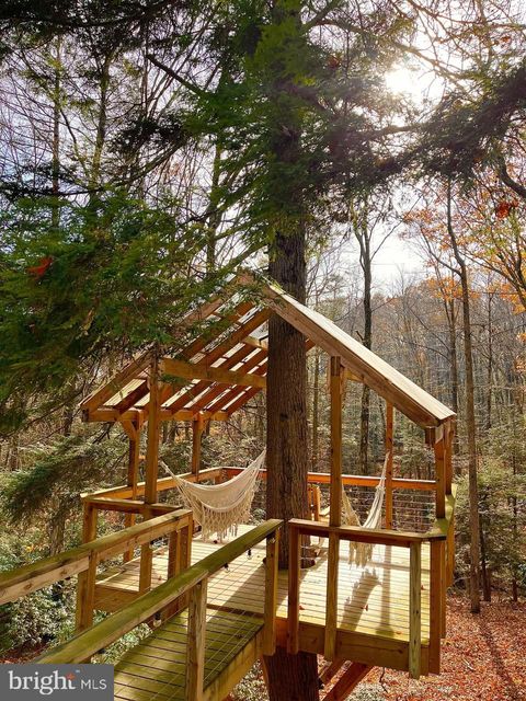 468 DEVILS HOLE ROAD CRESCO PA 18326