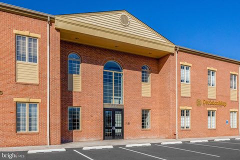 Photo of 746 Walker Road #26, GREAT FALLS, VA 22066 (MLS # VAFX2298250)