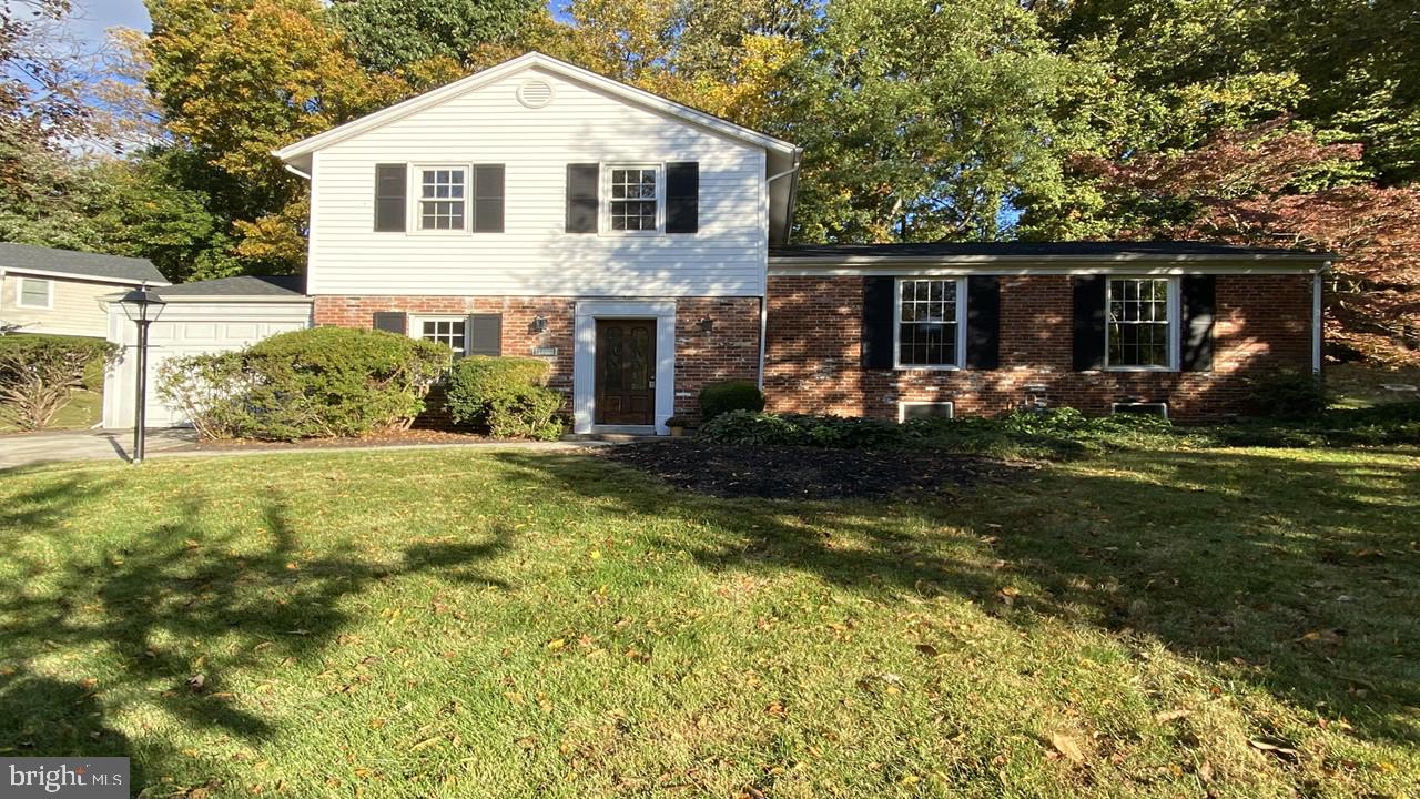 Beautiful spacious split level in one of Montgomery County's most prestigious subdivisions. Located within the top-rated school districts and on a premium .4-acre lot boasting a large, private walkout backyard and mature landscaping. Offers 3,000 square feet of living space over 3 finished levels. Gleaming hardwood floors, recessed lighting, and spacious family living spaces set the tone, with newer windows letting in tons of natural light. The entry-level features a large family room with walkout to the backyard, 1 bedroom, and a powder room. The kitchen is located just a few steps up from the family room and opens to an oversized living room and dining room with a second walkout point to the backyard. The top level of the home provides 4 bedrooms and 2 full bathrooms. Best location, walk half a block to Tilden Woods Park & Pool, providing a swim club, tennis courts, basketball courts, baseball field, tot-lot, walking trails, and a community center. Easy access to an abundance of dining, shopping, and entertainment options, including, Pike & Rose, Cabin John Shopping Center, Wildwood Shopping Center, Rockville Pike, Montgomery Mall, and Cabin John Regional Park. Perfect for commuters, just minutes to I-270, I-495, White Flint Metro & Grosvenor Metro. Top-rated MOCO school district. Schedule a showing today!
**620 Minimum Credit Score Required**