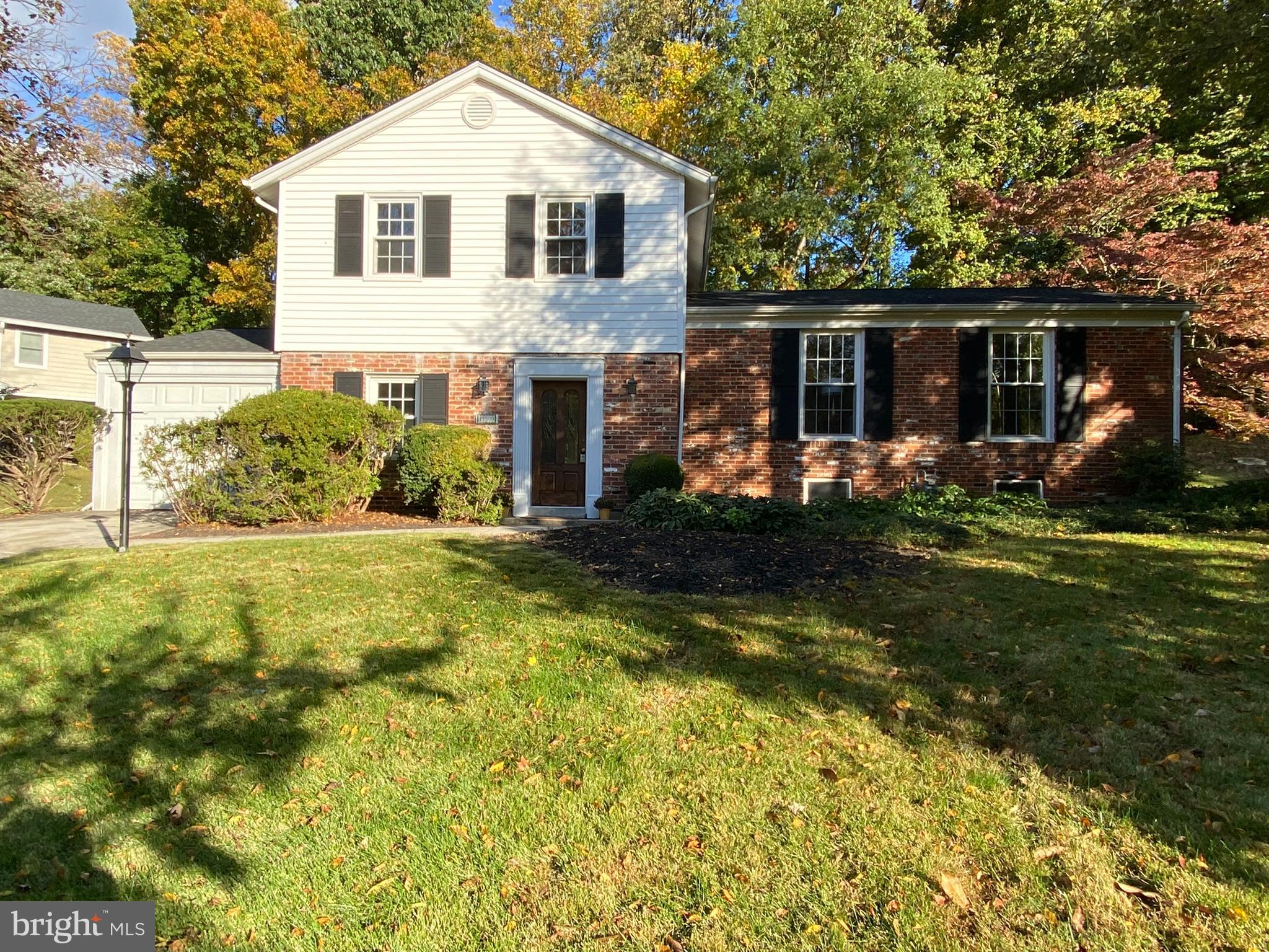 Beautiful spacious split level in one of Montgomery County's most prestigious subdivisions. Located within the top-rated school districts and on a premium .4-acre lot boasting a large, private walkout backyard and mature landscaping. Offers 3,000 square feet of living space over 3 finished levels. Gleaming hardwood floors, recessed lighting, and spacious family living spaces set the tone, with newer windows letting in tons of natural light. The entry-level features a large family room with walkout to the backyard, 1 bedroom, and a powder room. The kitchen is located just a few steps up from the family room and opens to an oversized living room and dining room with a second walkout point to the backyard. The top level of the home provides 4 bedrooms and 2 full bathrooms. Best location, walk half a block to Tilden Woods Park & Pool, providing a swim club, tennis courts, basketball courts, baseball field, tot-lot, walking trails, and a community center. Easy access to an abundance of dining, shopping, and entertainment options, including, Pike & Rose, Cabin John Shopping Center, Wildwood Shopping Center, Rockville Pike, Montgomery Mall, and Cabin John Regional Park. Perfect for commuters, just minutes to I-270, I-495, White Flint Metro & Grosvenor Metro. Top-rated MOCO school district. Schedule a showing today!
**620 Minimum Credit Score Required**