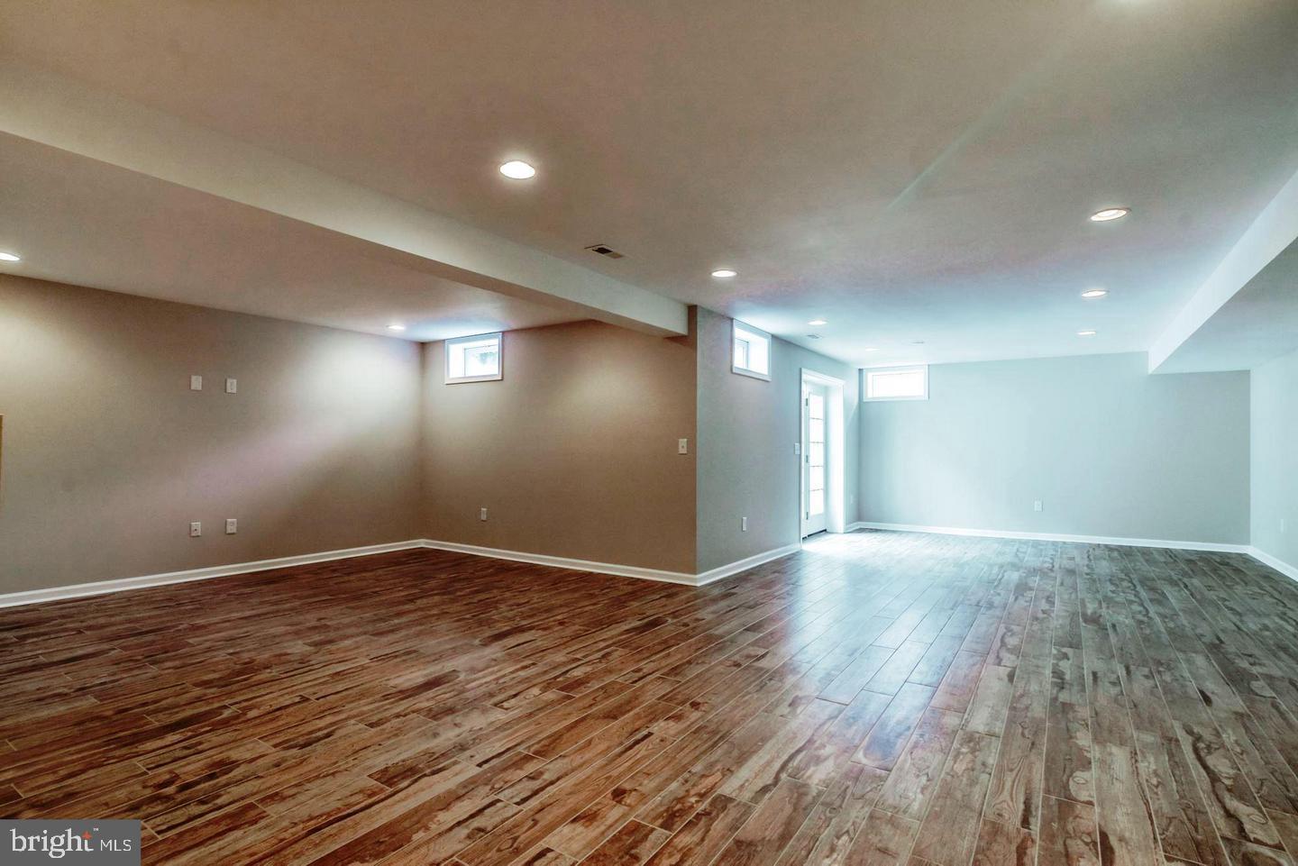 STOWE OF AMYCLAE - Residential Lease