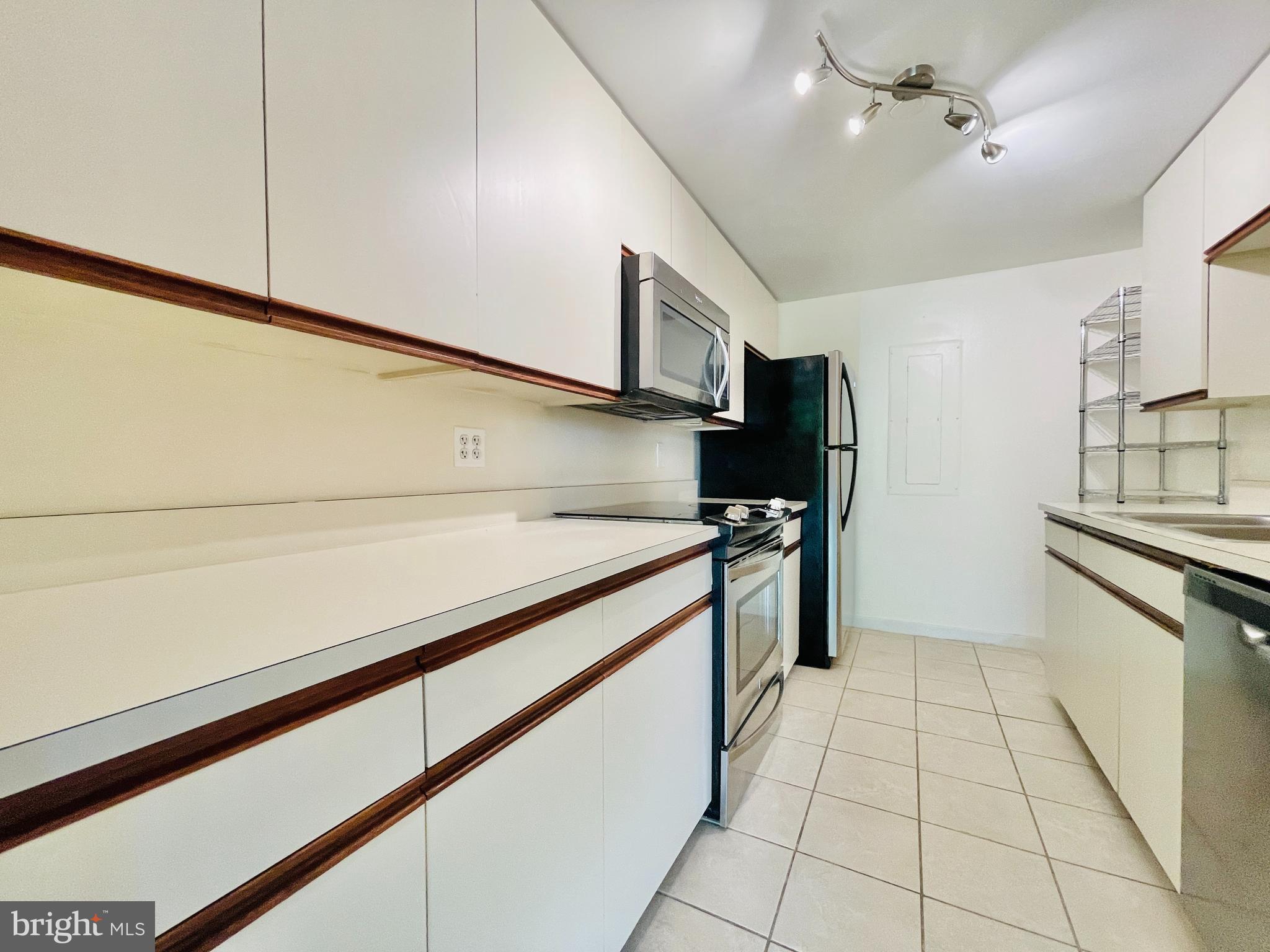 ATRIUM - Residential Lease